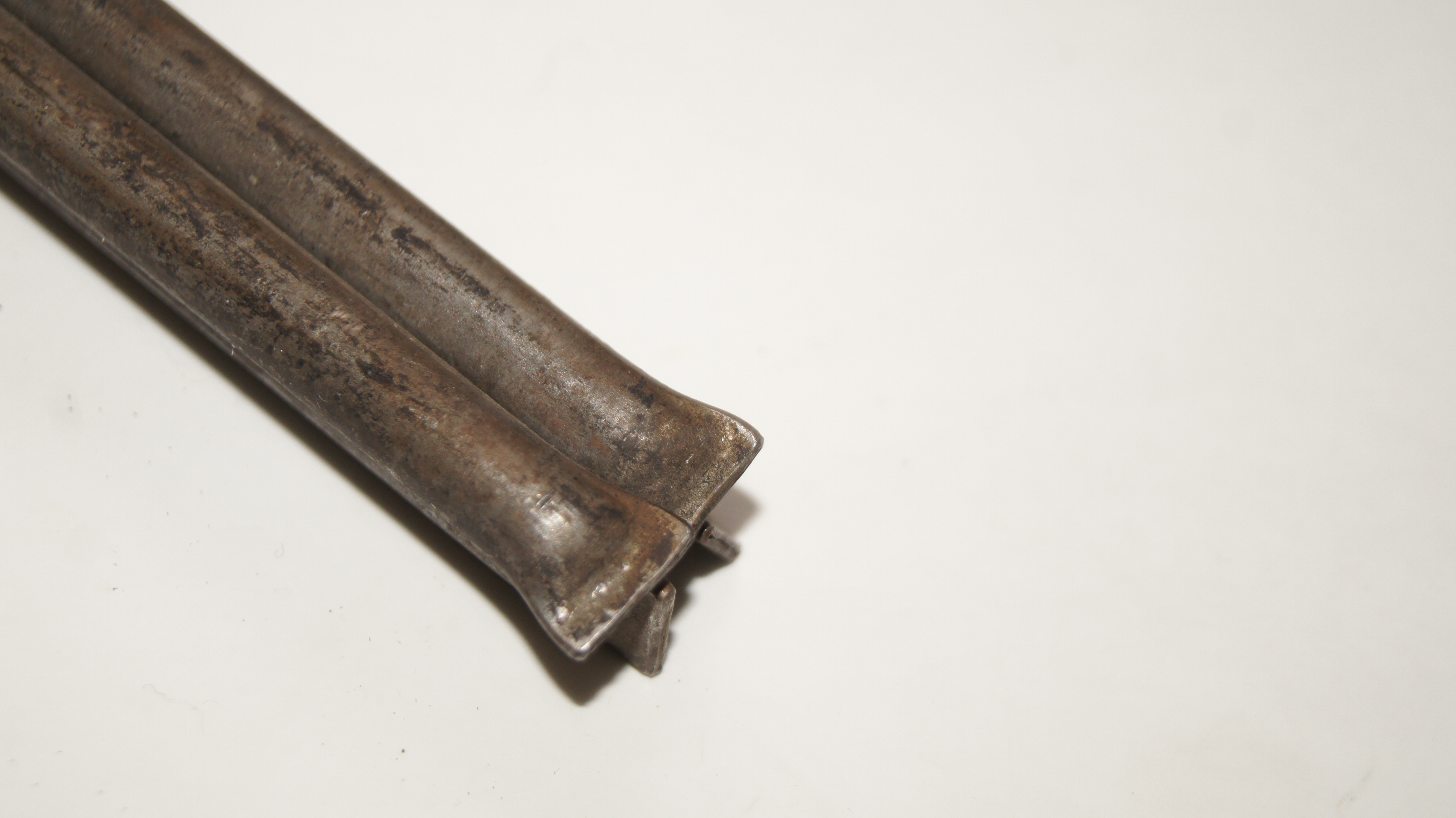 M108 M129 oil line A1271800327 Genuine Mercedes Part M108 M129 oil line A1271800327 Genuine Mercedes Part