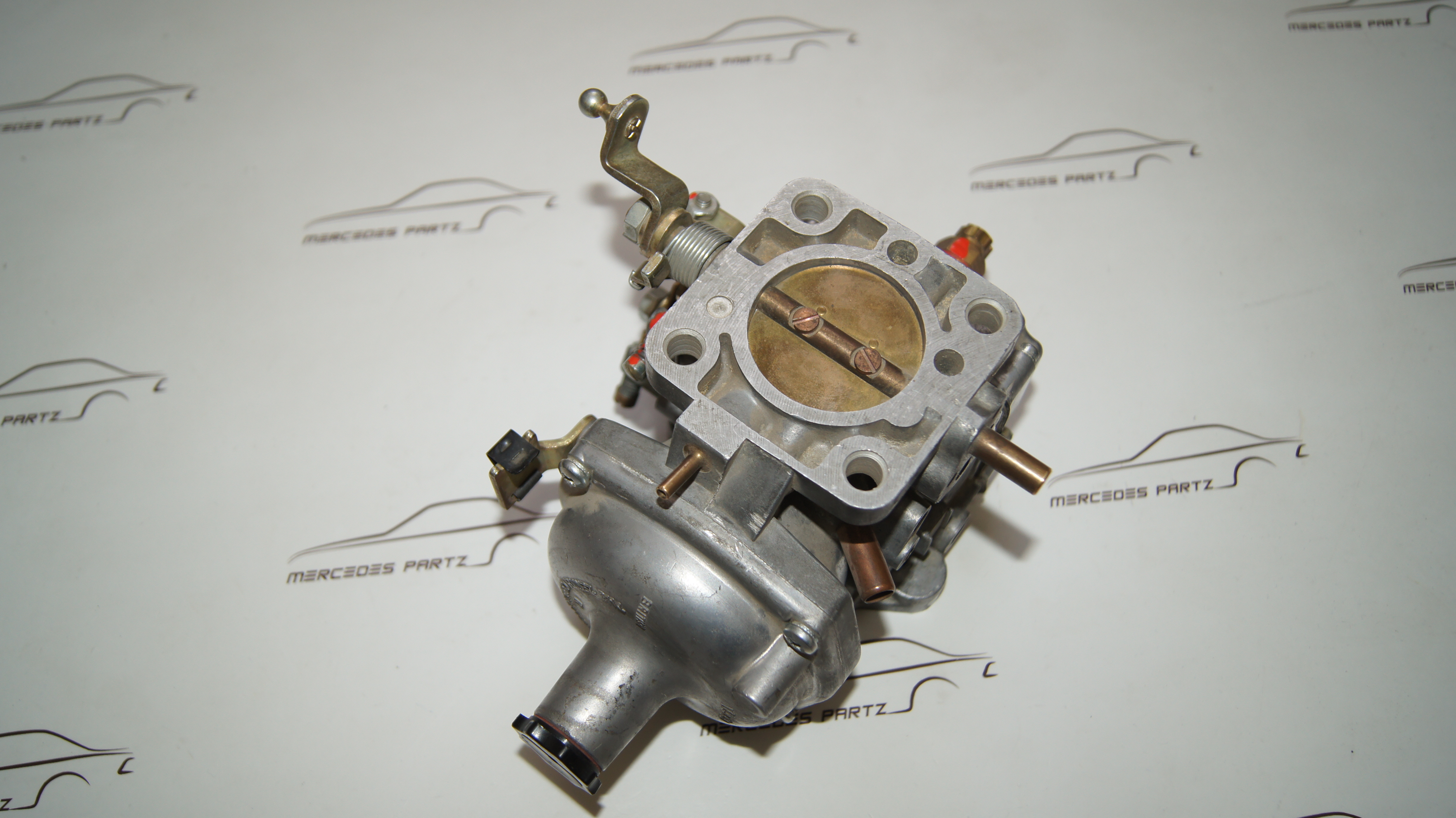 A0010704704 M115 carburetor LKW A0010704704 M115 carburetor LKW