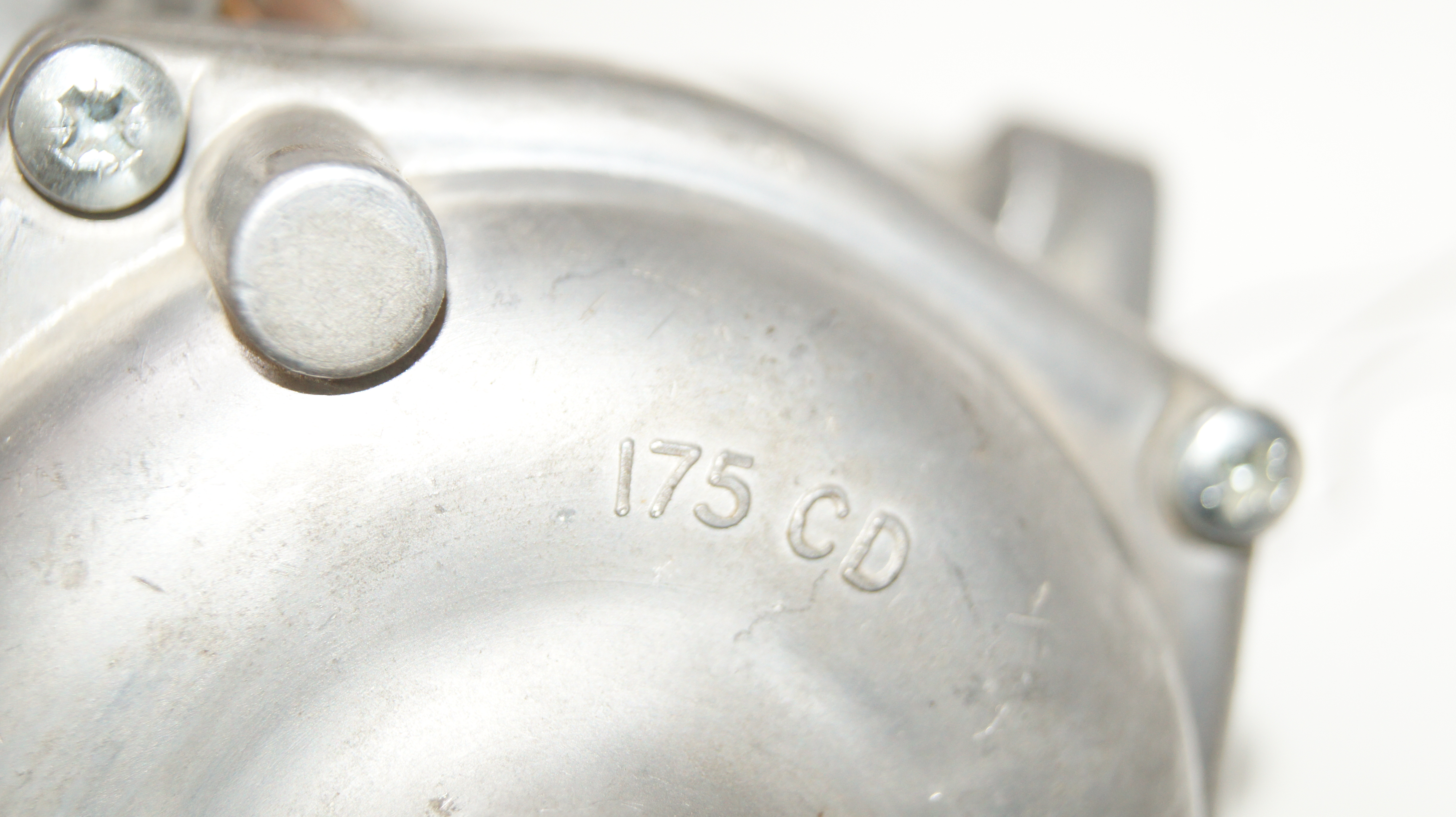 A0010704704 M115 carburetor LKW A0010704704 M115 carburetor LKW