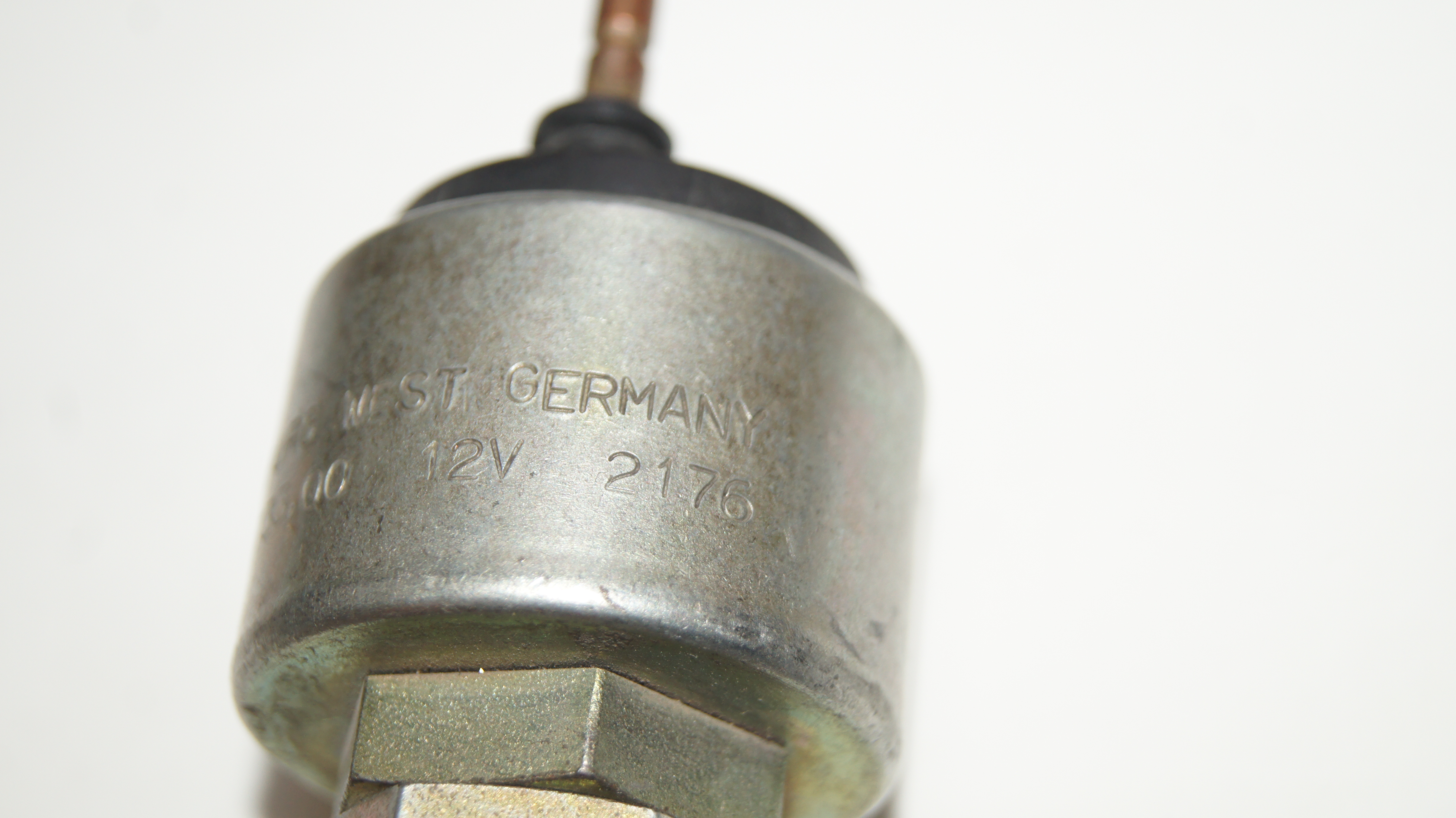 M102 carburetor idle shut off valve LKW M102 carburetor idle shut off valve LKW