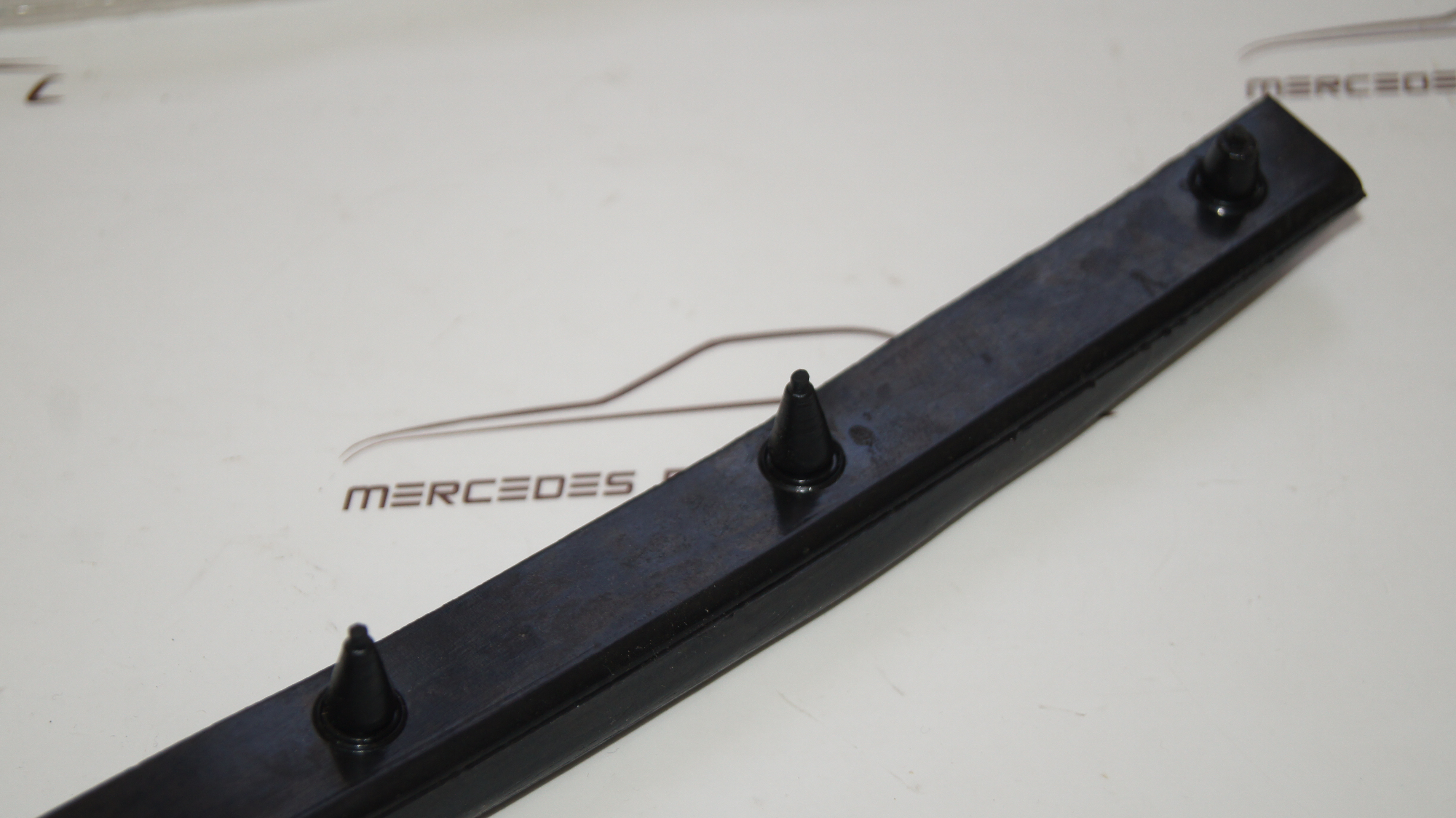 W124 rear bumper left side seal Genuine Mercedes Part W124 rear bumper left side seal Genuine Mercedes Part