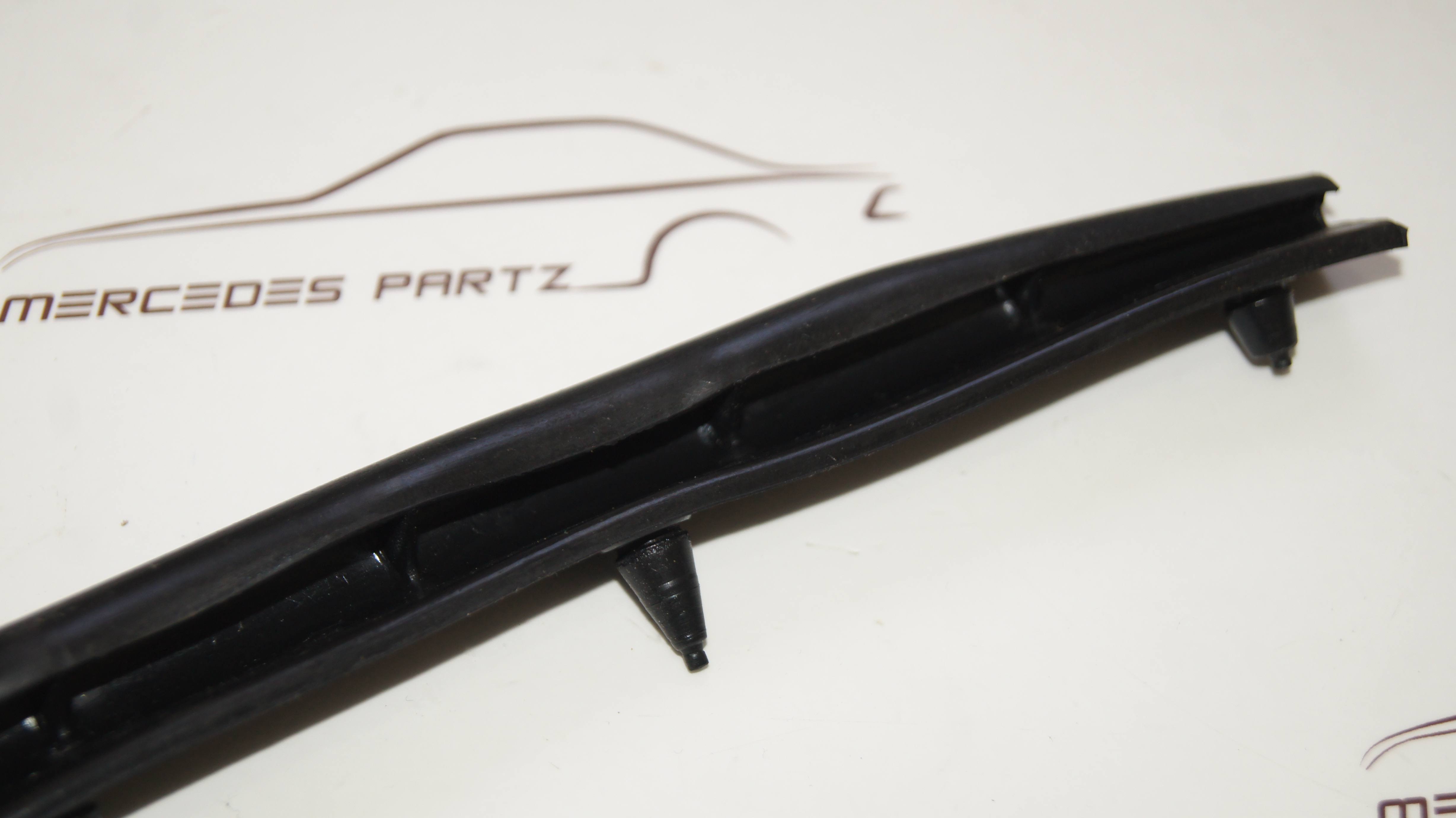 W124 rear bumper left side seal Genuine Mercedes Part W124 rear bumper left side seal Genuine Mercedes Part