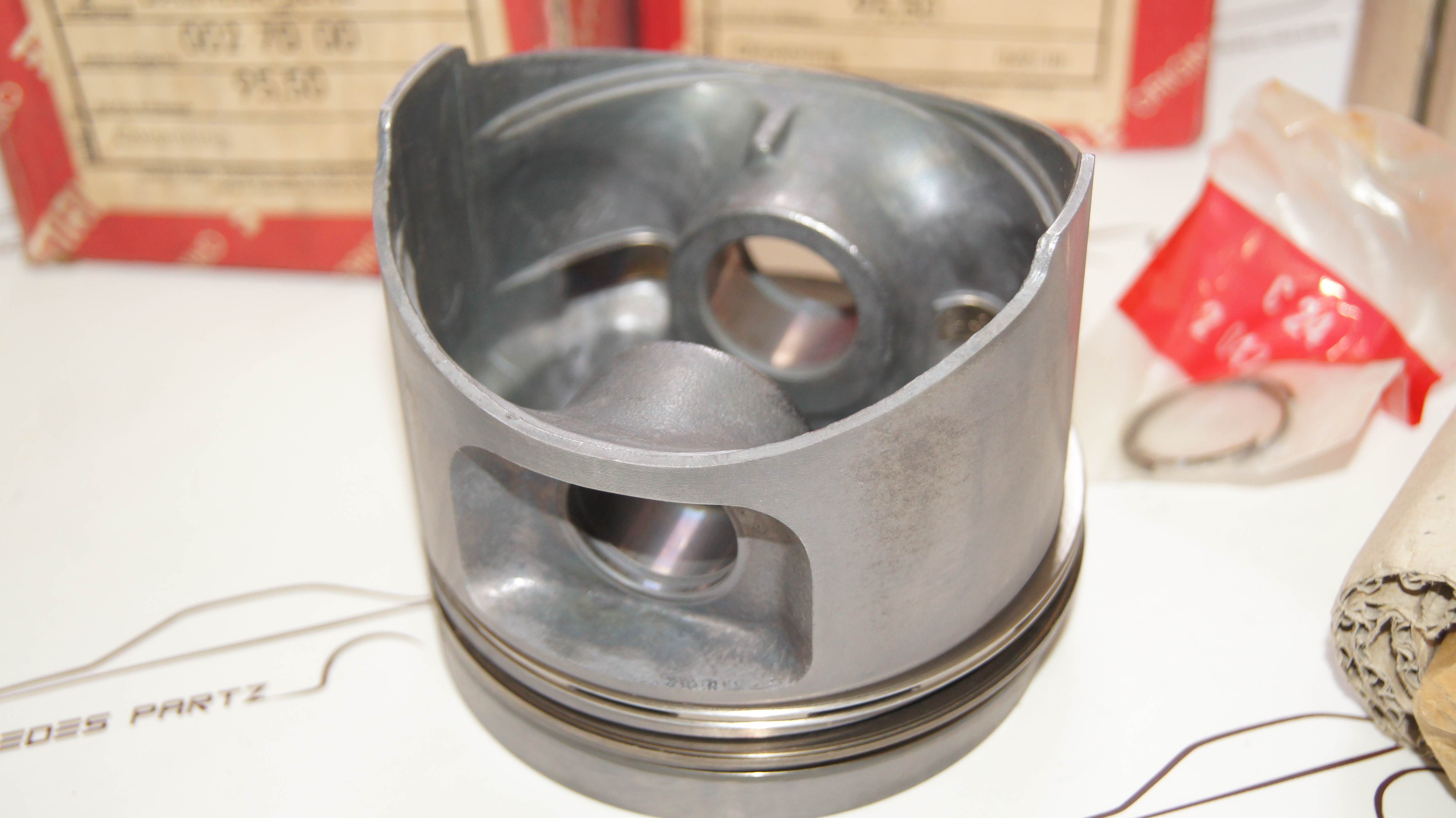 M102 230 95.50mm ( 95.47 mm ) STD piston set LKW M102 230 95.50mm ( 95.47 mm ) STD piston set LKW