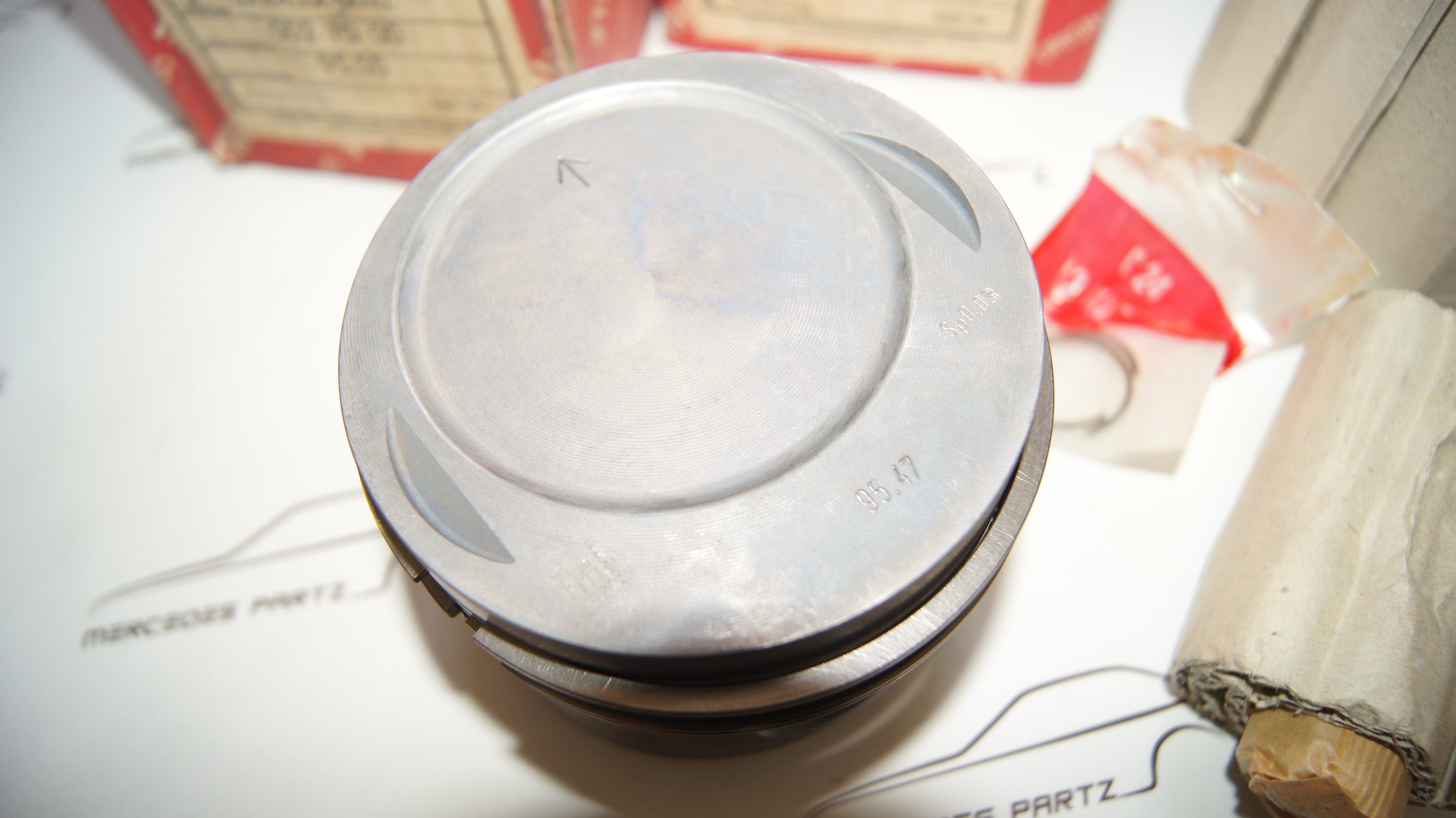 M102 230 95.50mm ( 95.47 mm ) STD piston set LKW M102 230 95.50mm ( 95.47 mm ) STD piston set LKW