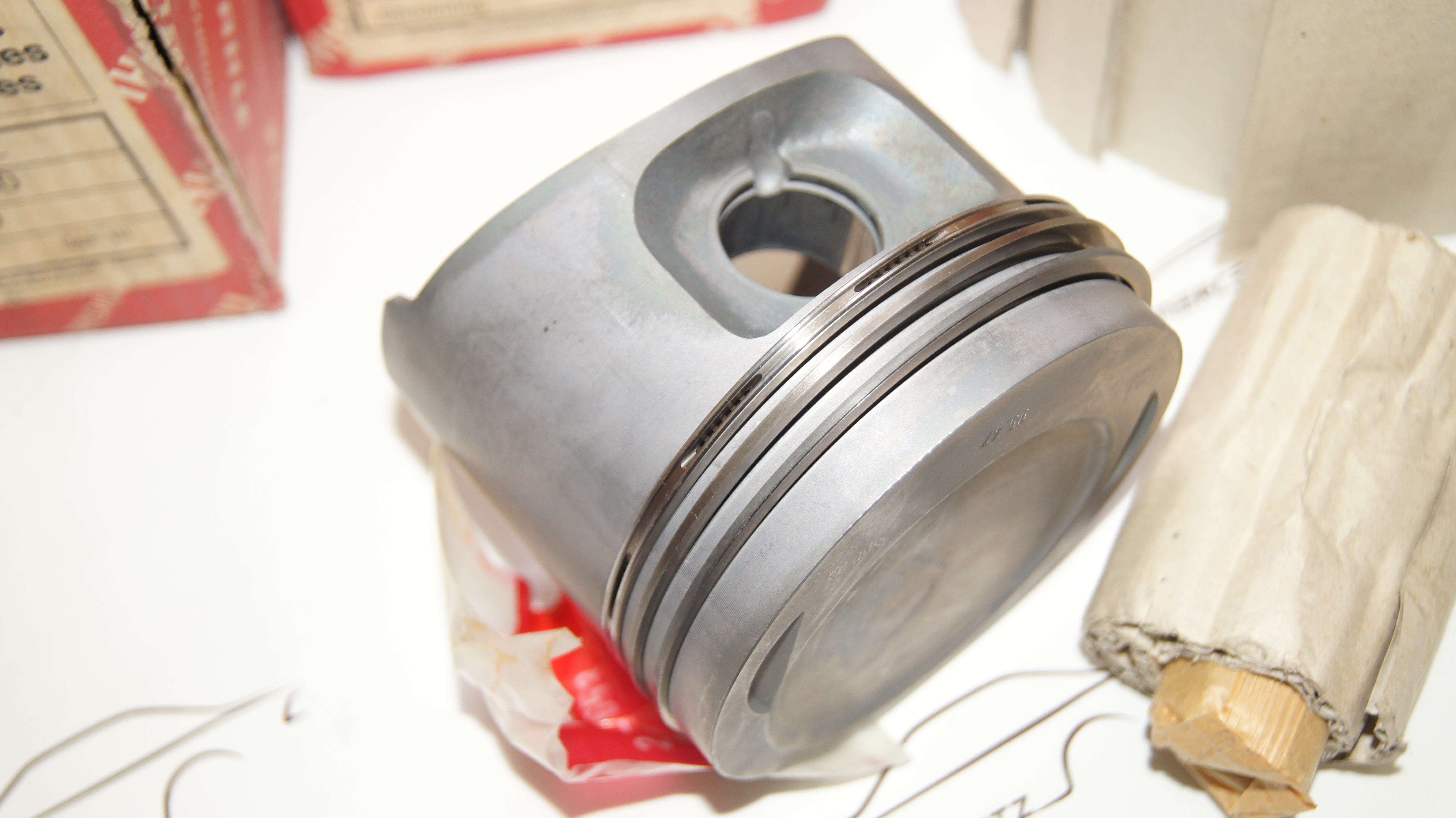 M102 230 95.50mm ( 95.47 mm ) STD piston set LKW M102 230 95.50mm ( 95.47 mm ) STD piston set LKW