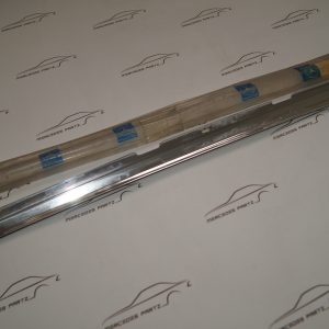 A1266701622 C126 windshield lateral right garnish moulding