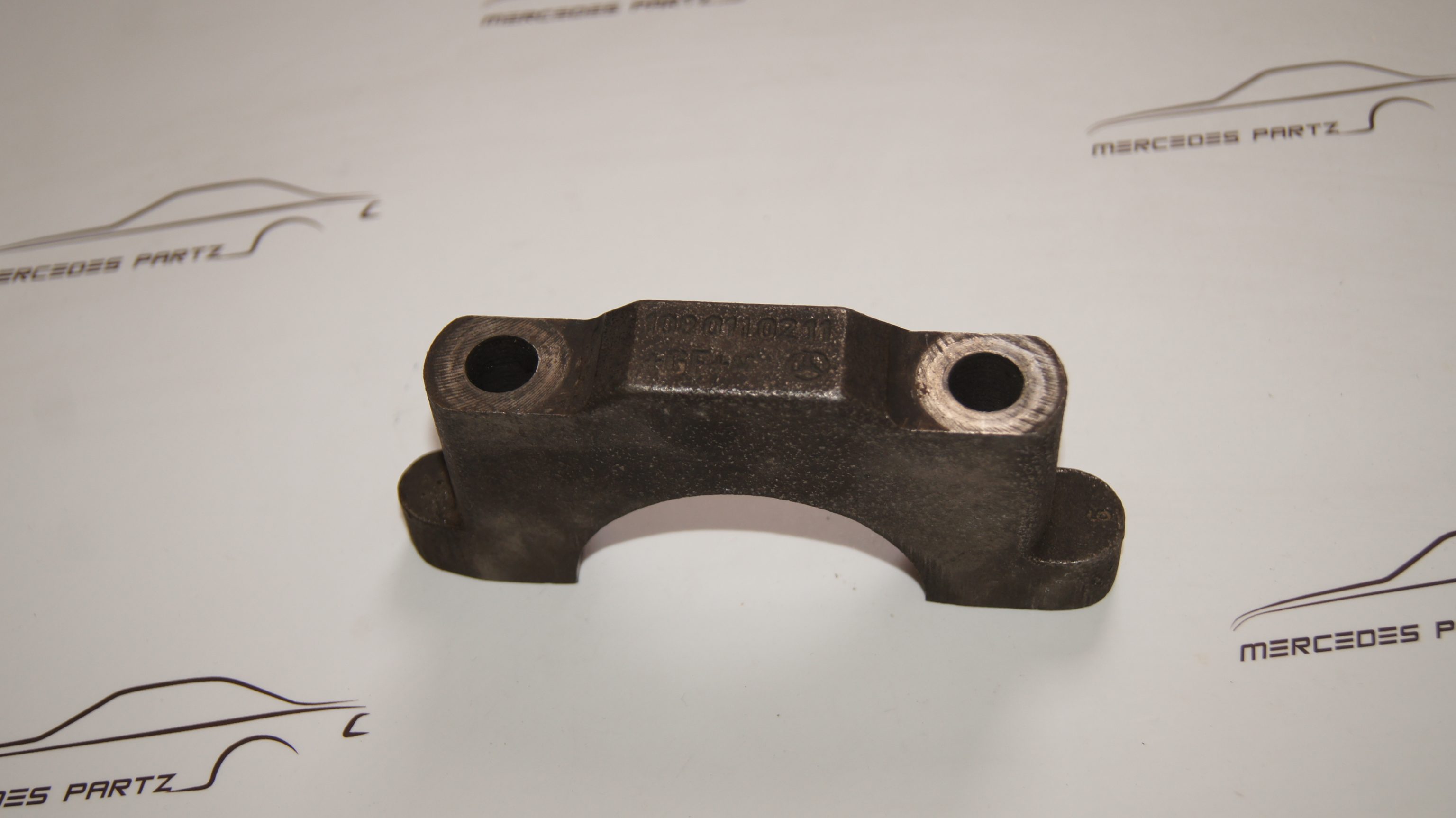 M108 M110 M130 M180 crankshaft bearing cap USED - mercedespartz