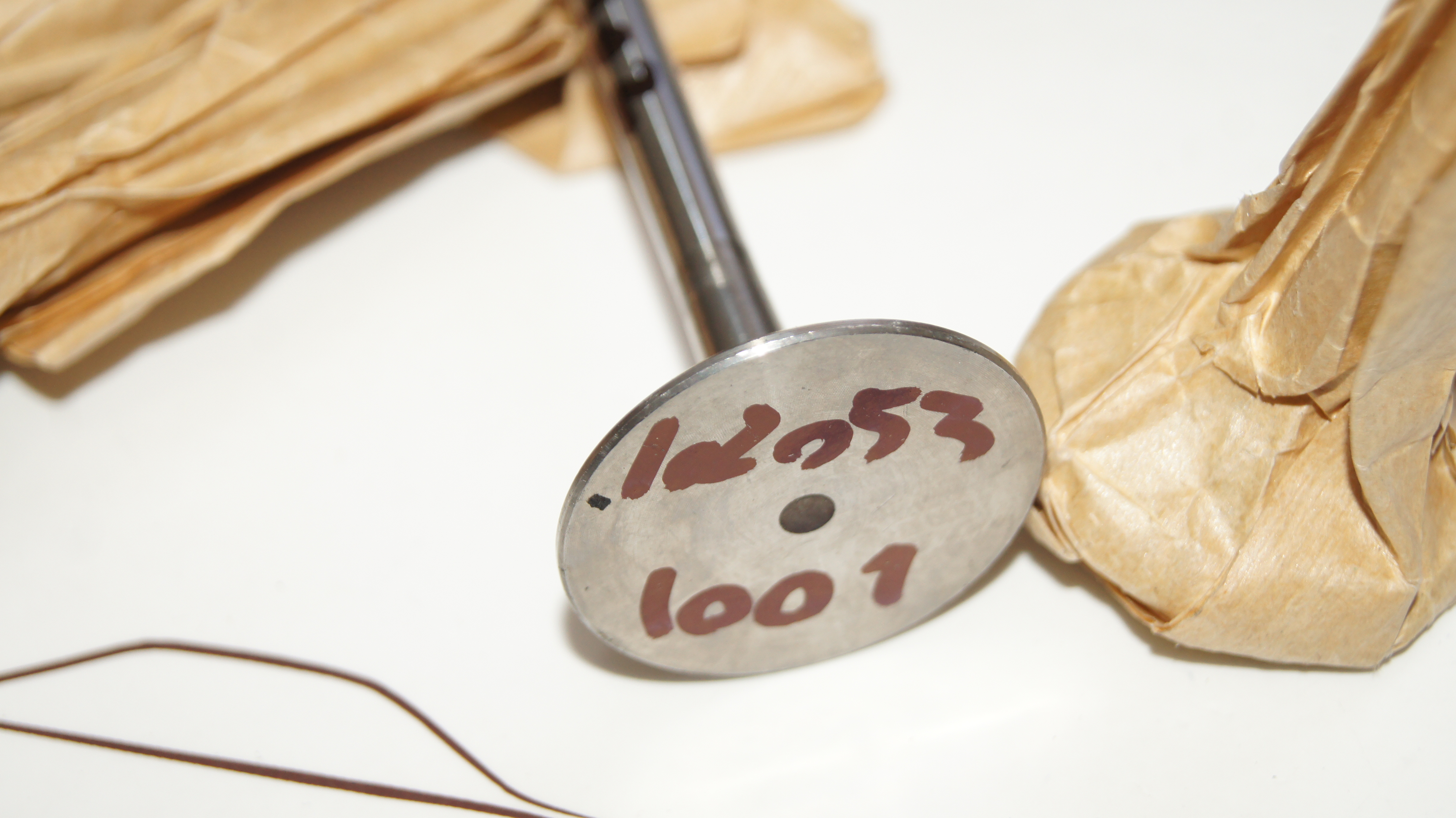 M102 intake valve TRW 26105 M102 M102 intake valve TRW 26105 M102