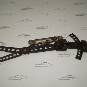 V123 S123 front left manual window Genuine Mercedes Part