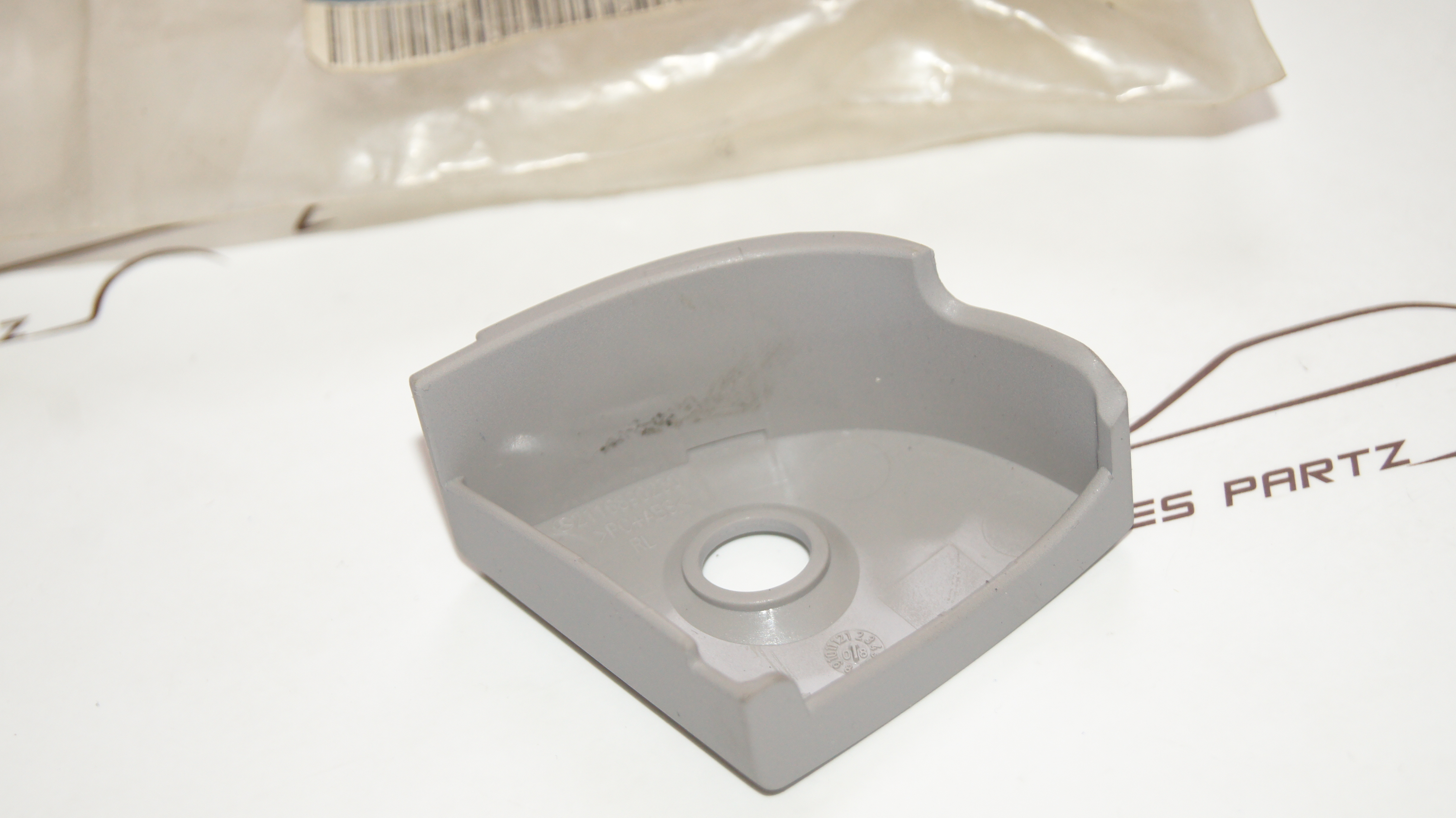 W211 fastener Genuine Mercedes Part W211 fastener Genuine Mercedes Part