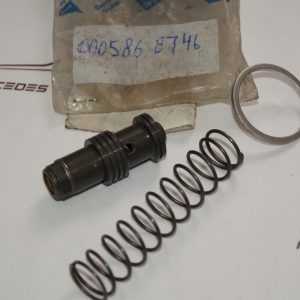 M102 M110 M115 M116 M117 M123 OM616 OM617 repair kit to pressure valve 1264601380 Genuine Mercedes Part M102 M110 M115 M116 M117 M123 OM616 OM617 repair kit to pressure valve 1264601380 Genuine Mercedes Part