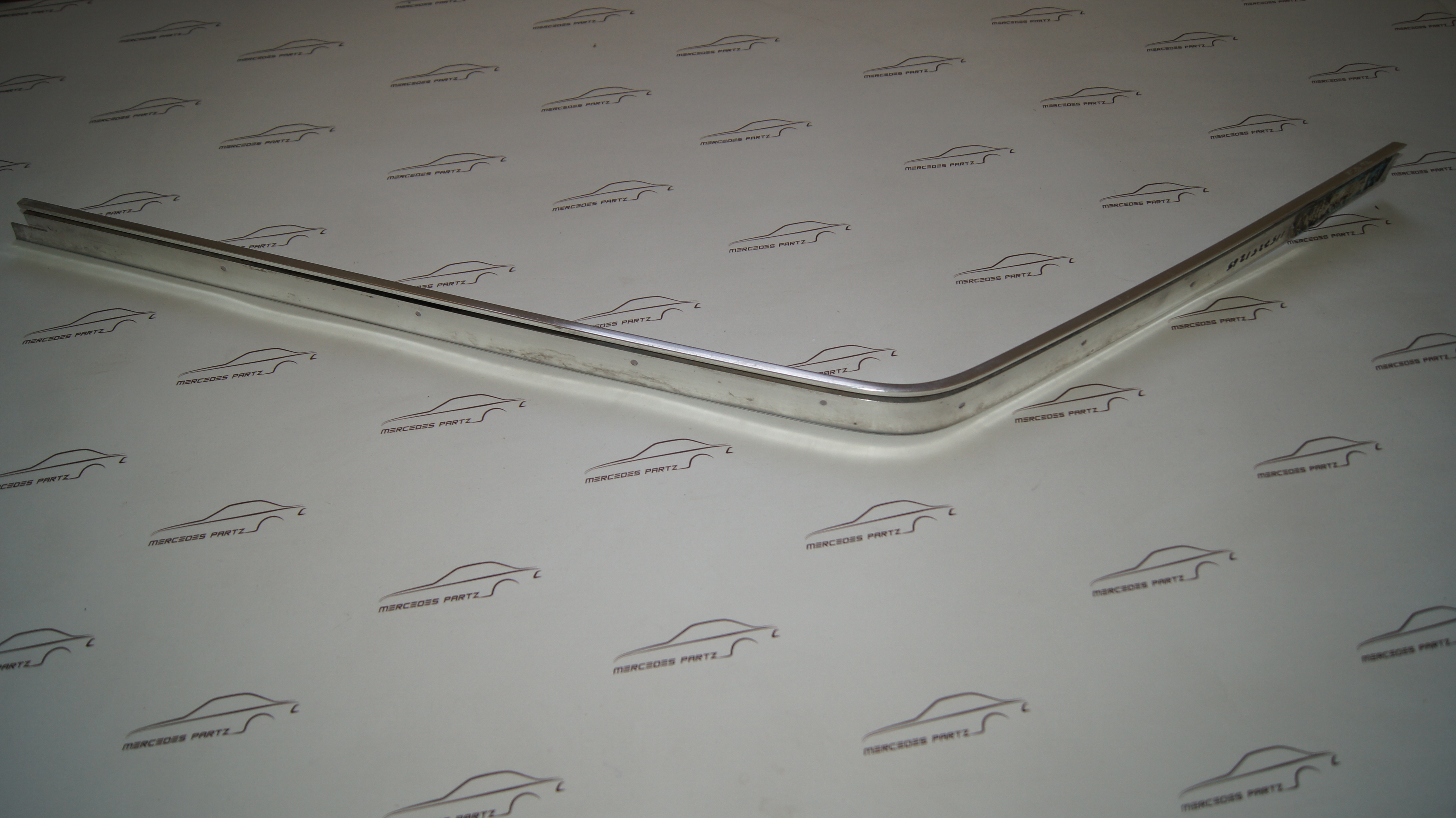 C114 right sealing rail moulding Genuine Mercedes Part C114 right sealing rail moulding Genuine Mercedes Part