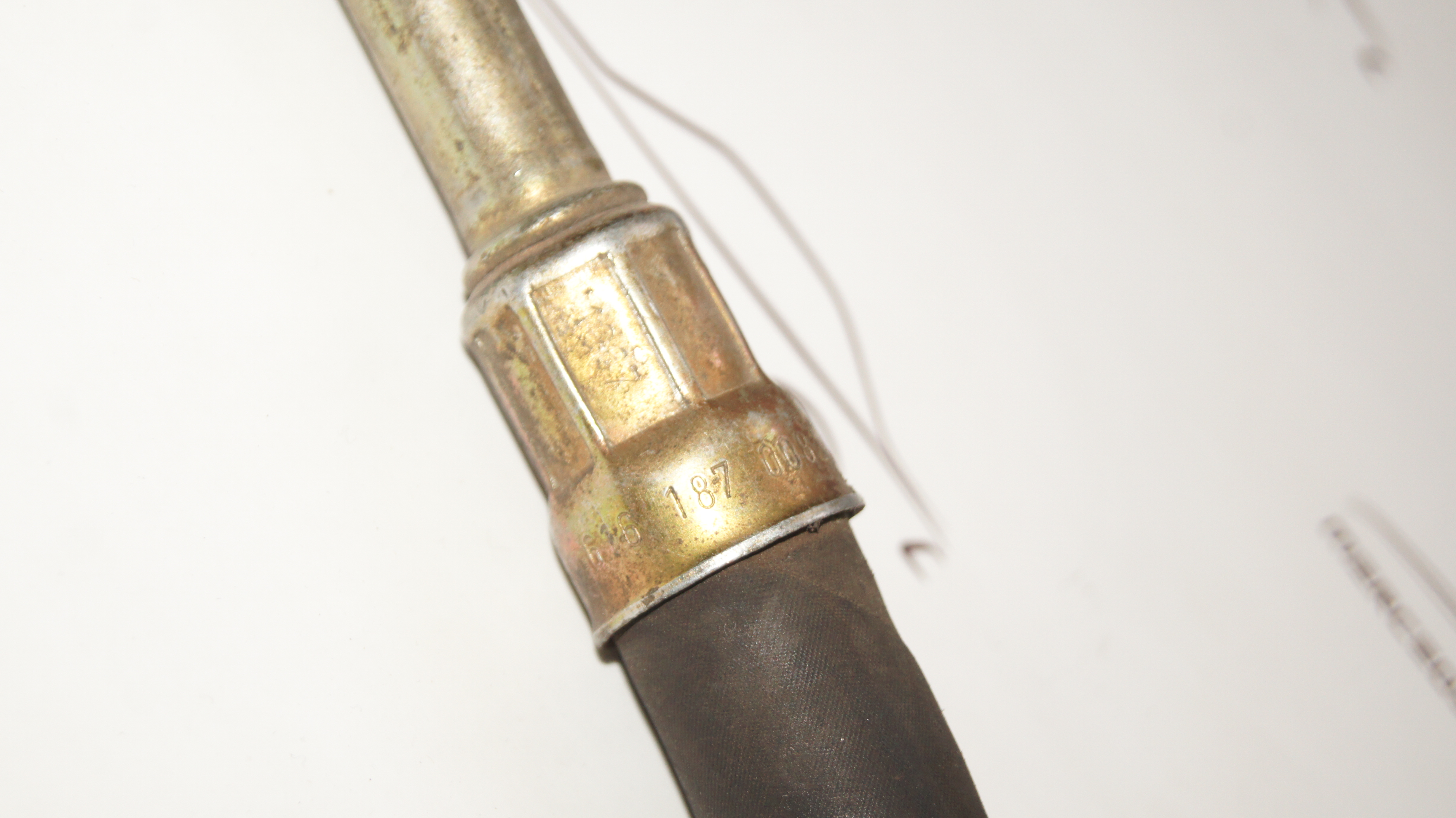 W123 240D OM616 912 oil cooler to filter top hose Genuine Mercedes Part W123 240D OM616 912 oil cooler to filter top hose Genuine Mercedes Part