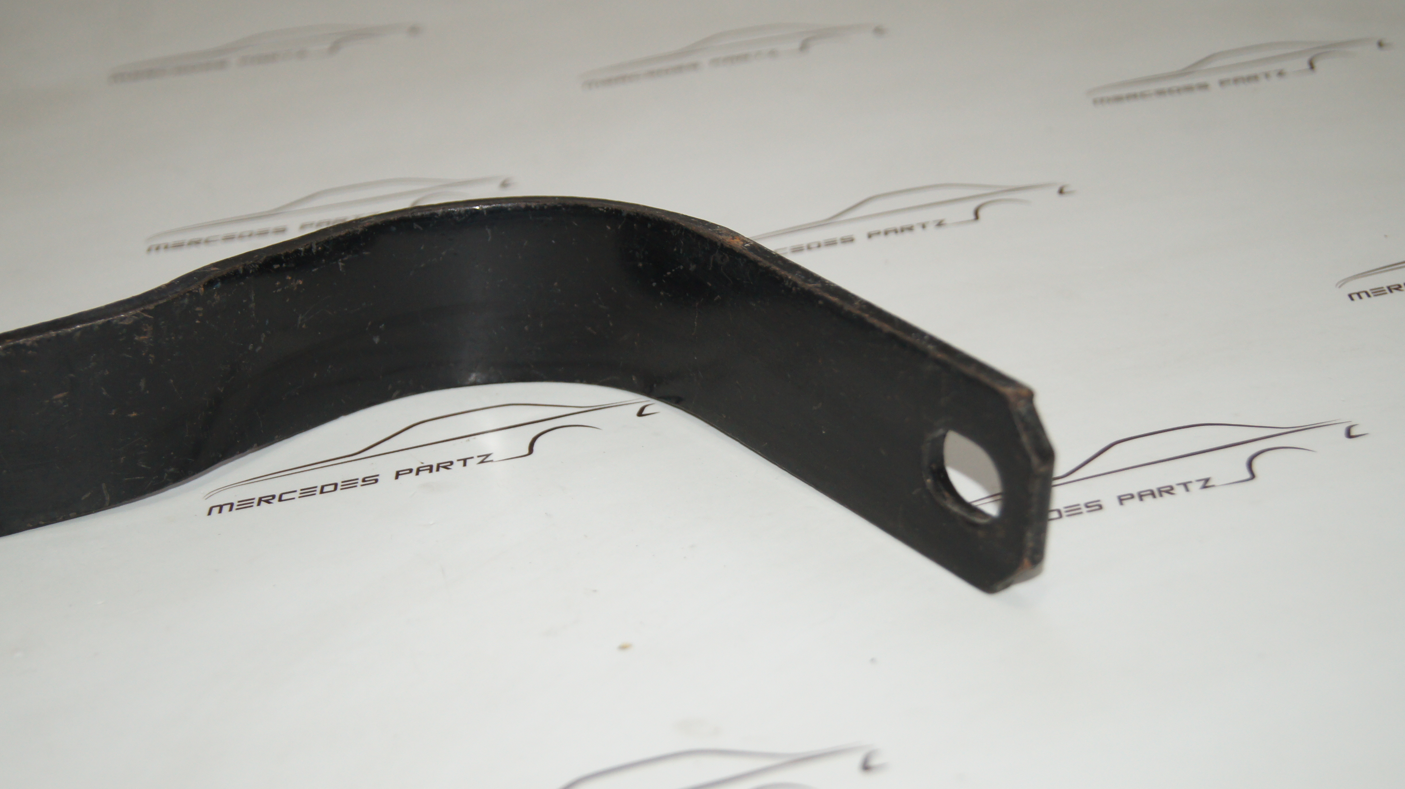 W116 Front right bumper bracket Genuine Mercedes Part W116 Front right bumper bracket Genuine Mercedes Part