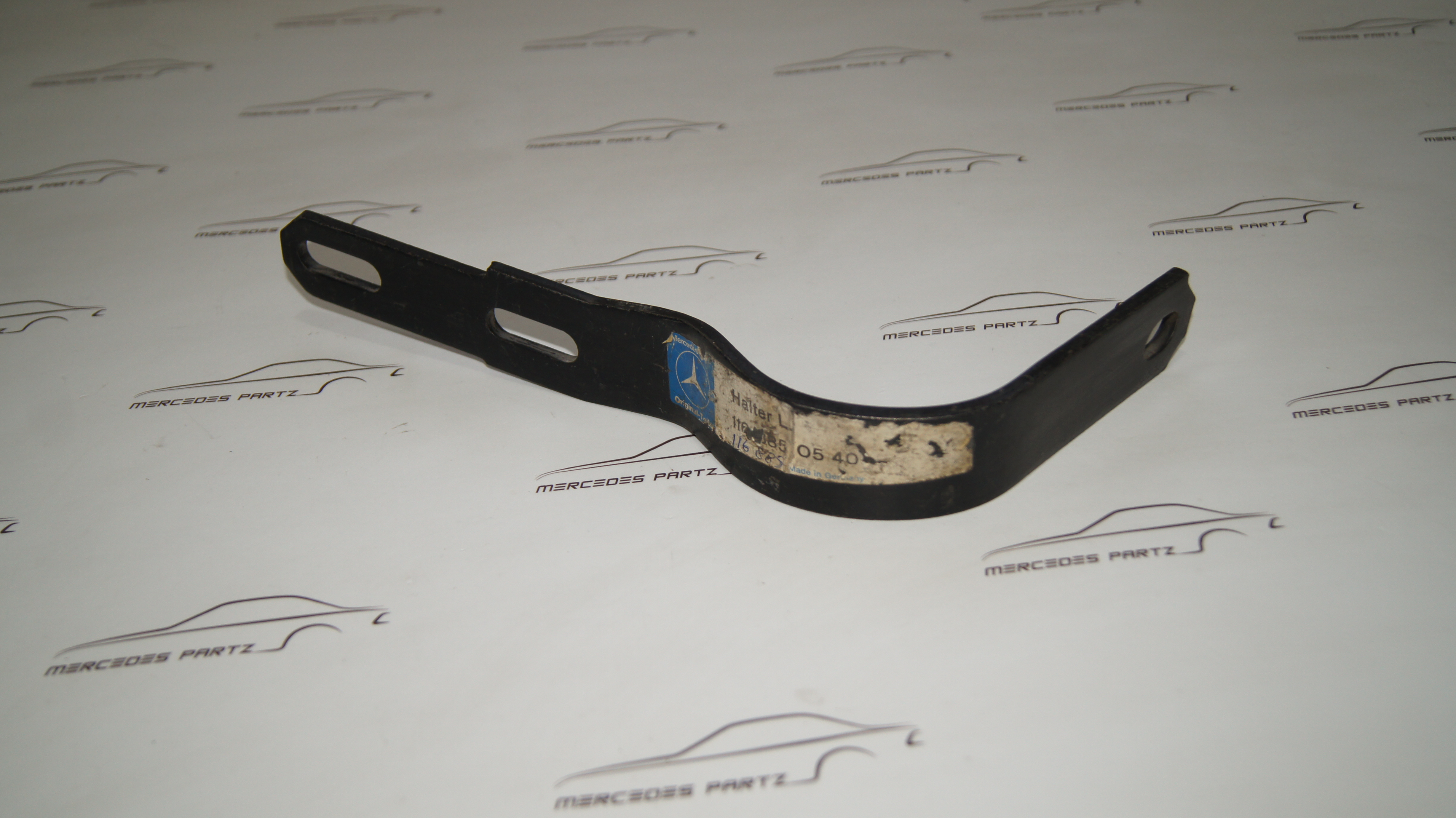W116 Front right bumper bracket Genuine Mercedes Part W116 Front right bumper bracket Genuine Mercedes Part