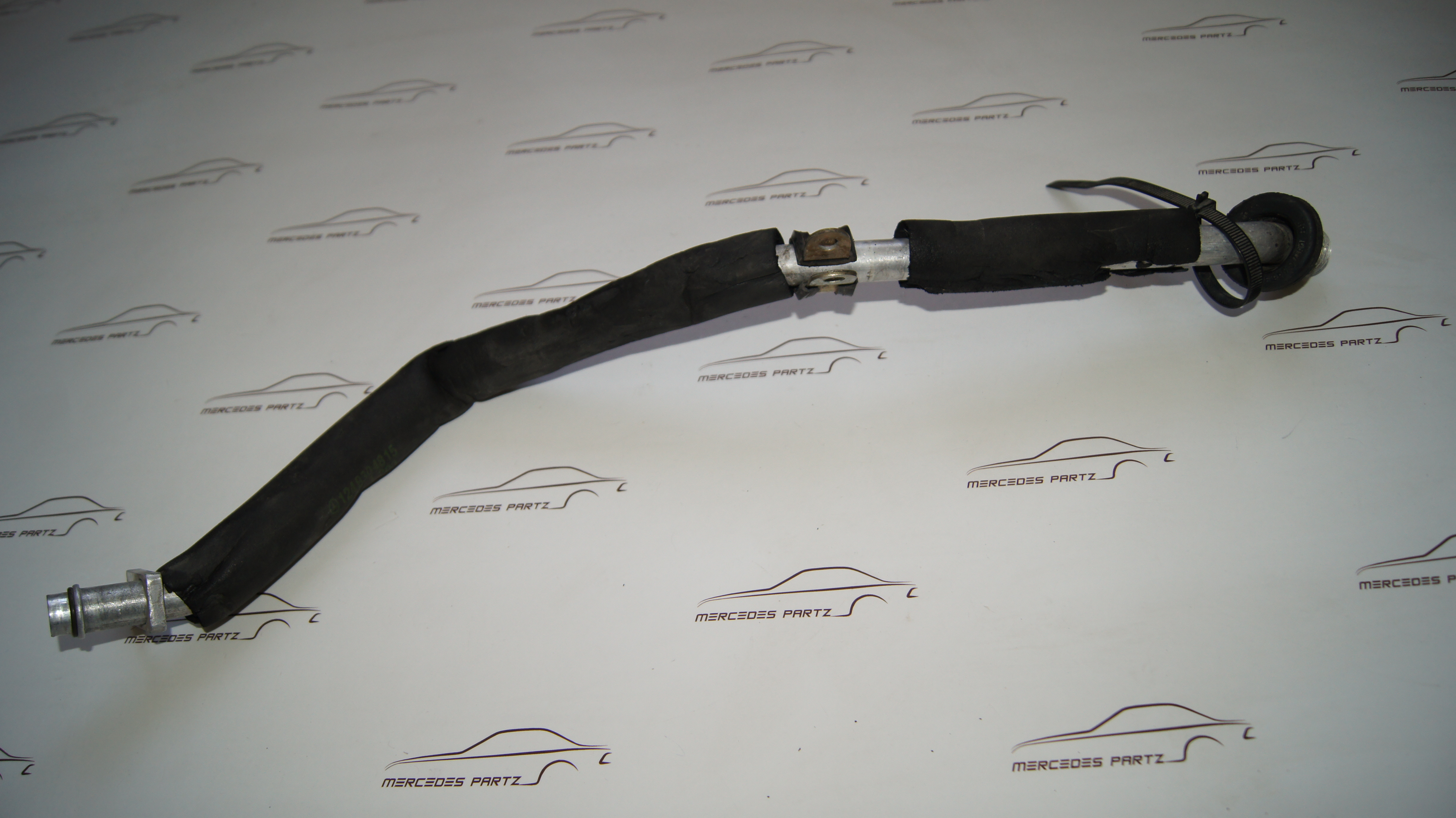 W124 A/C pipe line from expansion tank to compressor Genuine Mercedes Part W124 A/C pipe line from expansion tank to compressor Genuine Mercedes Part
