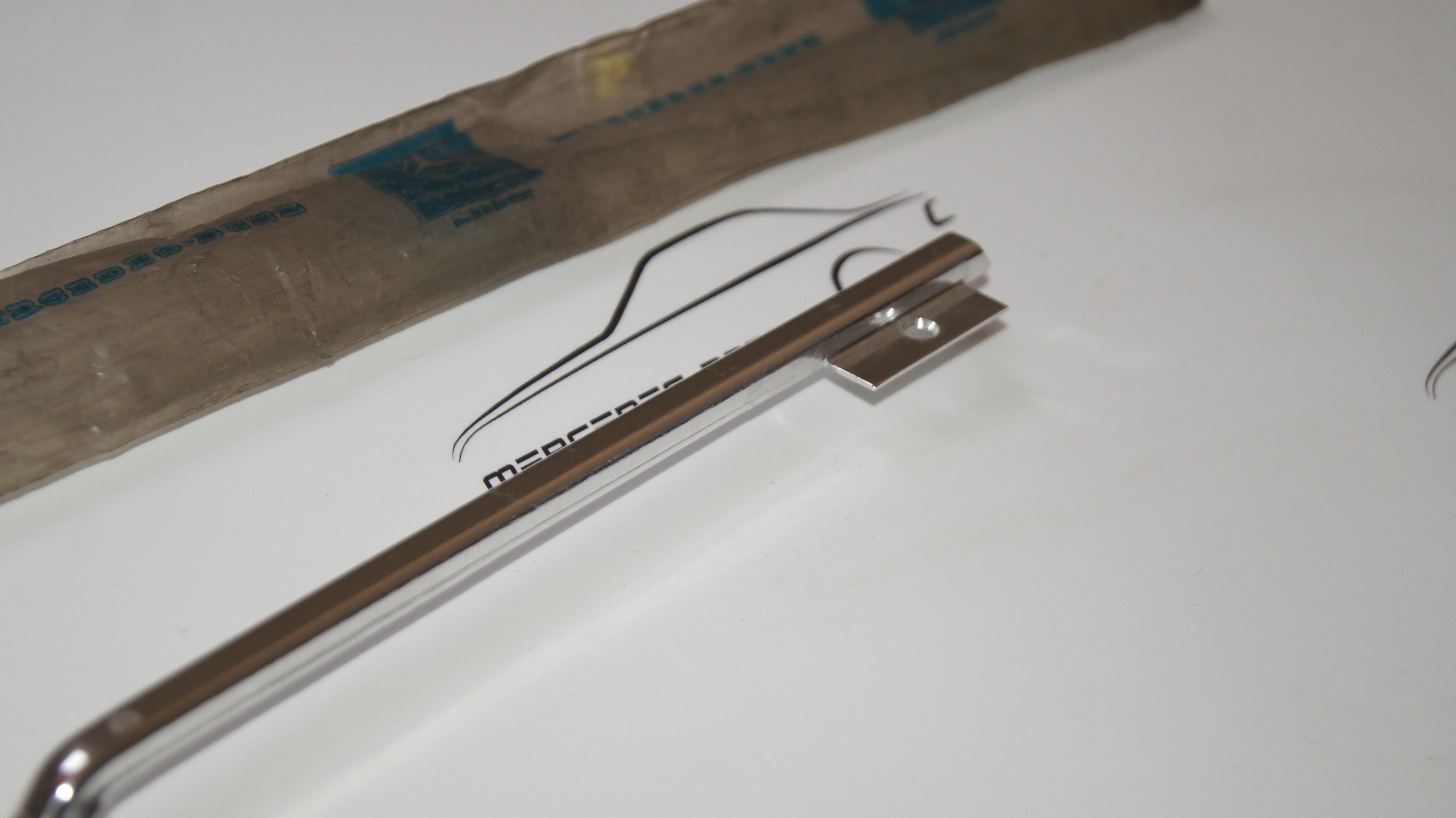 W108 W109 front right window garnish moulding Genuine Mercedes Part W108 W109 front right window garnish moulding Genuine Mercedes Part
