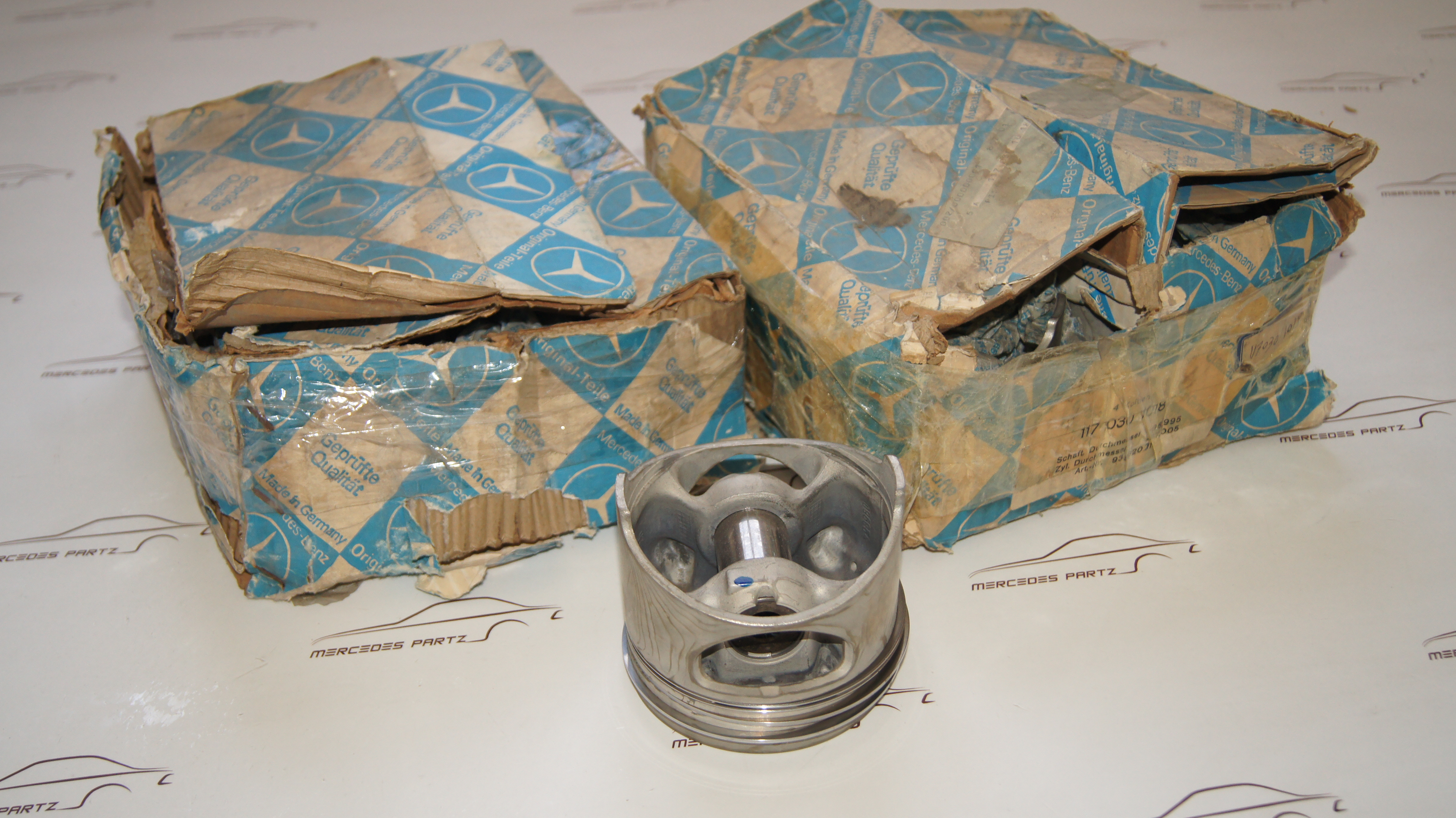 M117 5.6 560 piston set 97.00mm +0.50mm repair size 1 Genuine Mercedes Part M117 5.6 560 piston set 97.00mm +0.50mm repair size 1 Genuine Mercedes Part