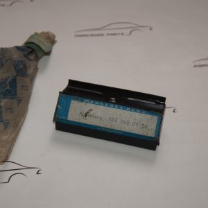 S123 wagon rear door left handle Genuine Mercedes Part S123 wagon rear door left handle Genuine Mercedes Part