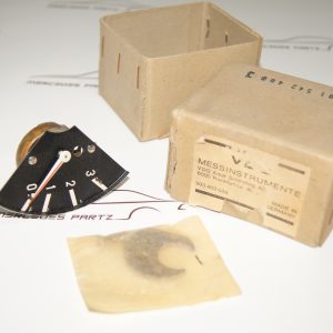 W108 W109 oil pressure gauge Genuine Mercedes Part