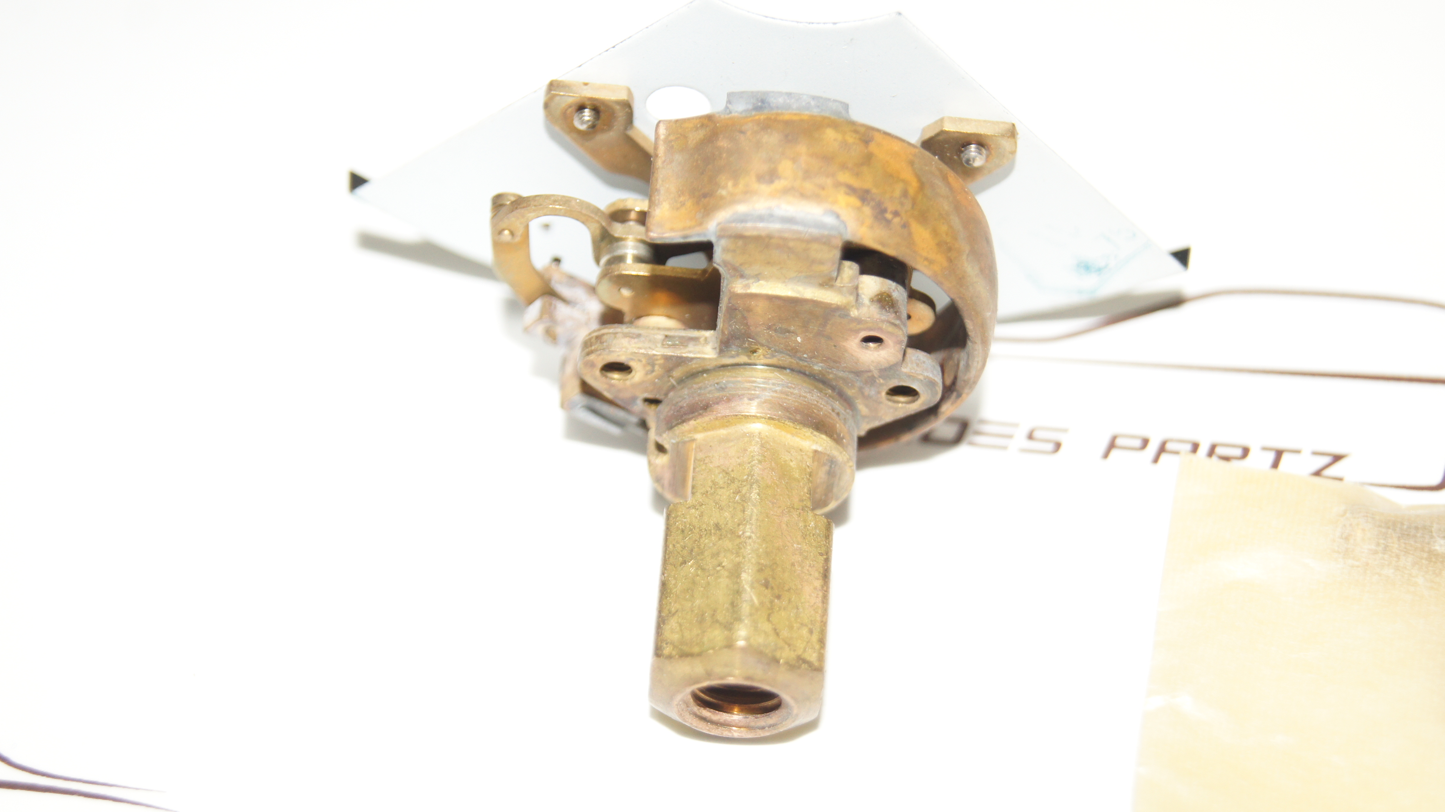 W108 W109 oil pressure gauge Genuine Mercedes Part W108 W109 oil pressure gauge Genuine Mercedes Part