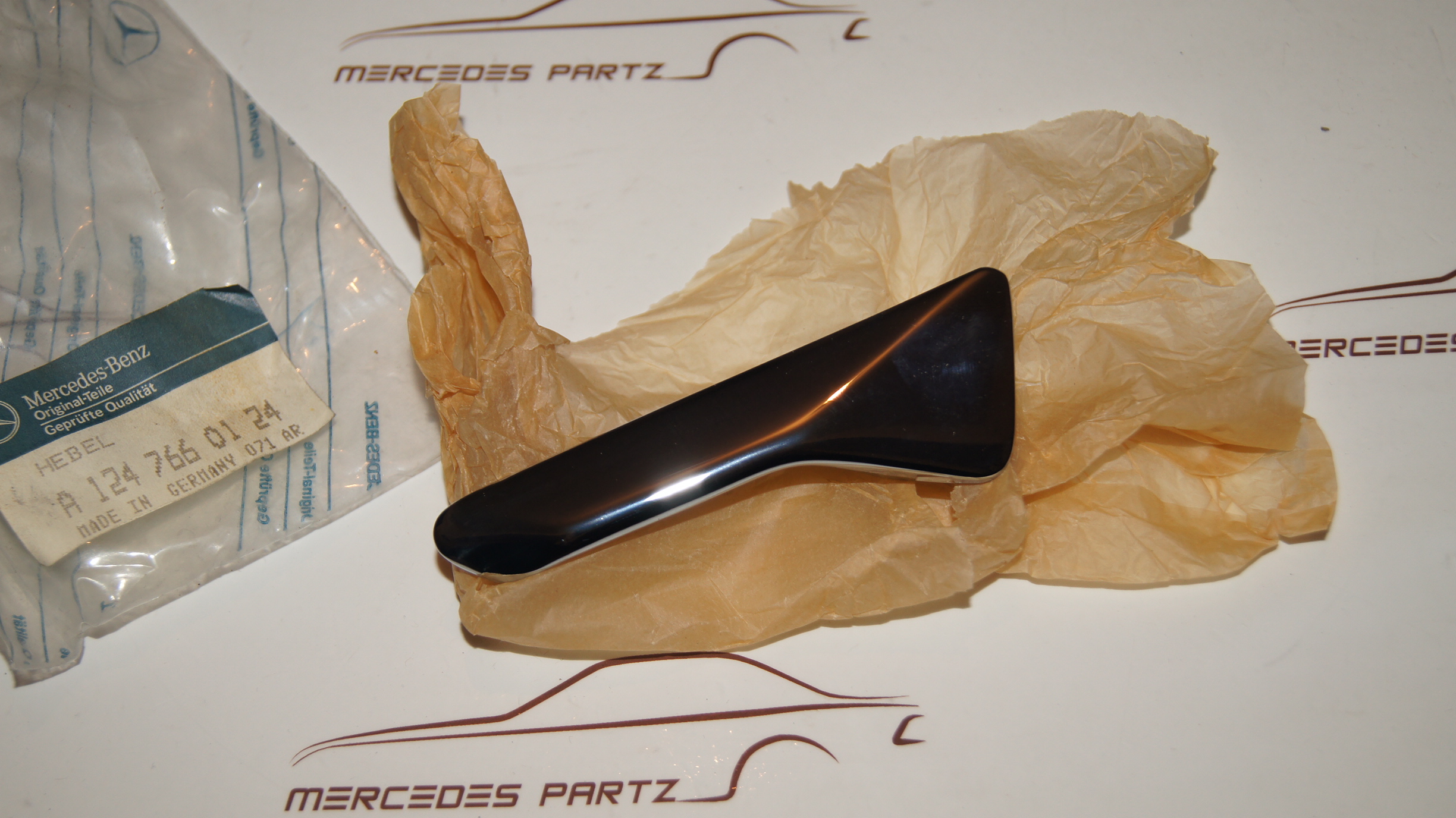 A1247660124 front left door handle lever W124 Genuine Mercedes Part A1247660124 front left door handle lever W124 Genuine Mercedes Part