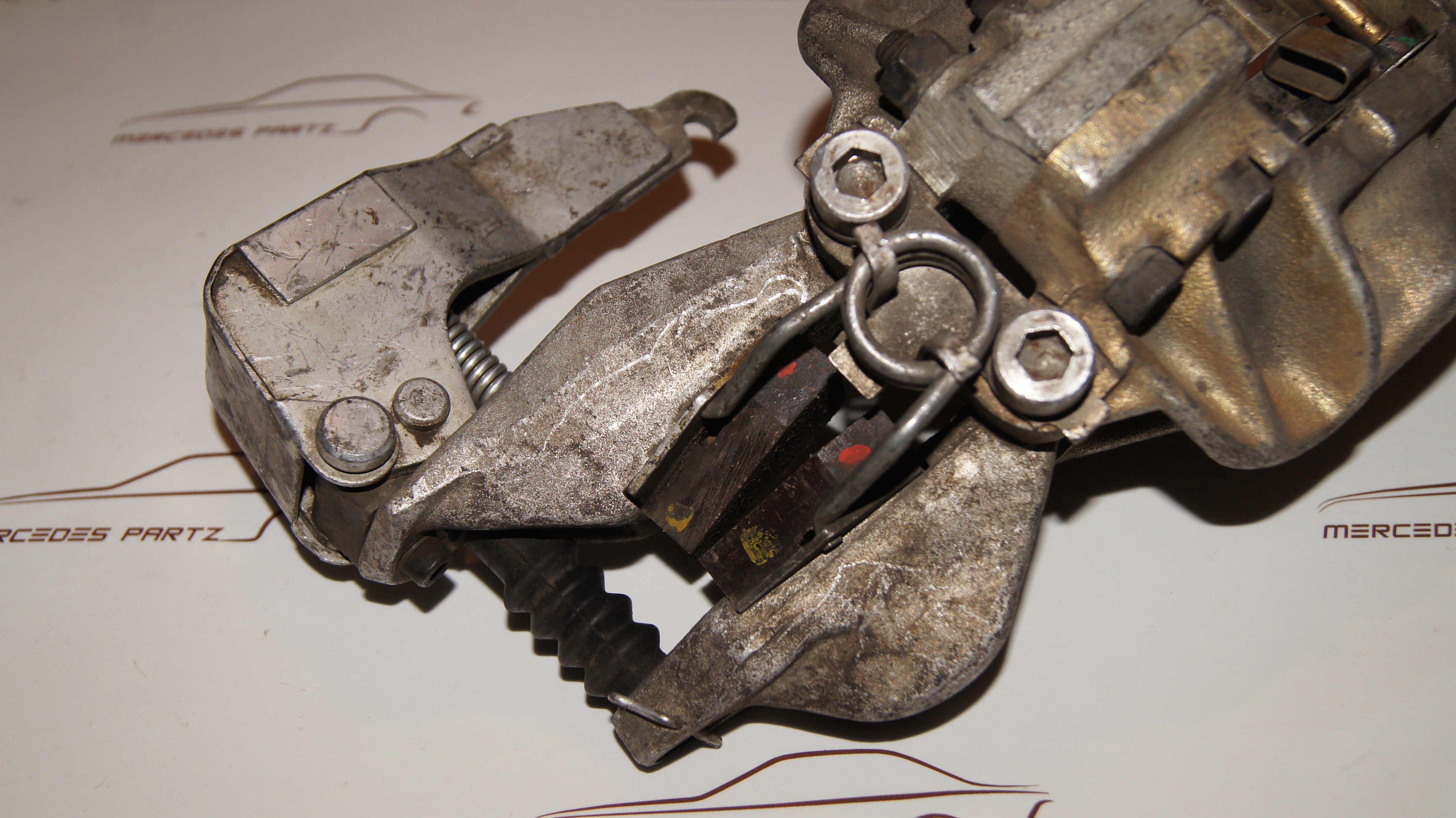 W100 600 rear brake caliper with brake pads Ate W100 600 rear brake caliper with brake pads Ate