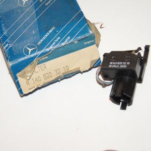 A1408203210 , W140 right door closin system used with infrared switch