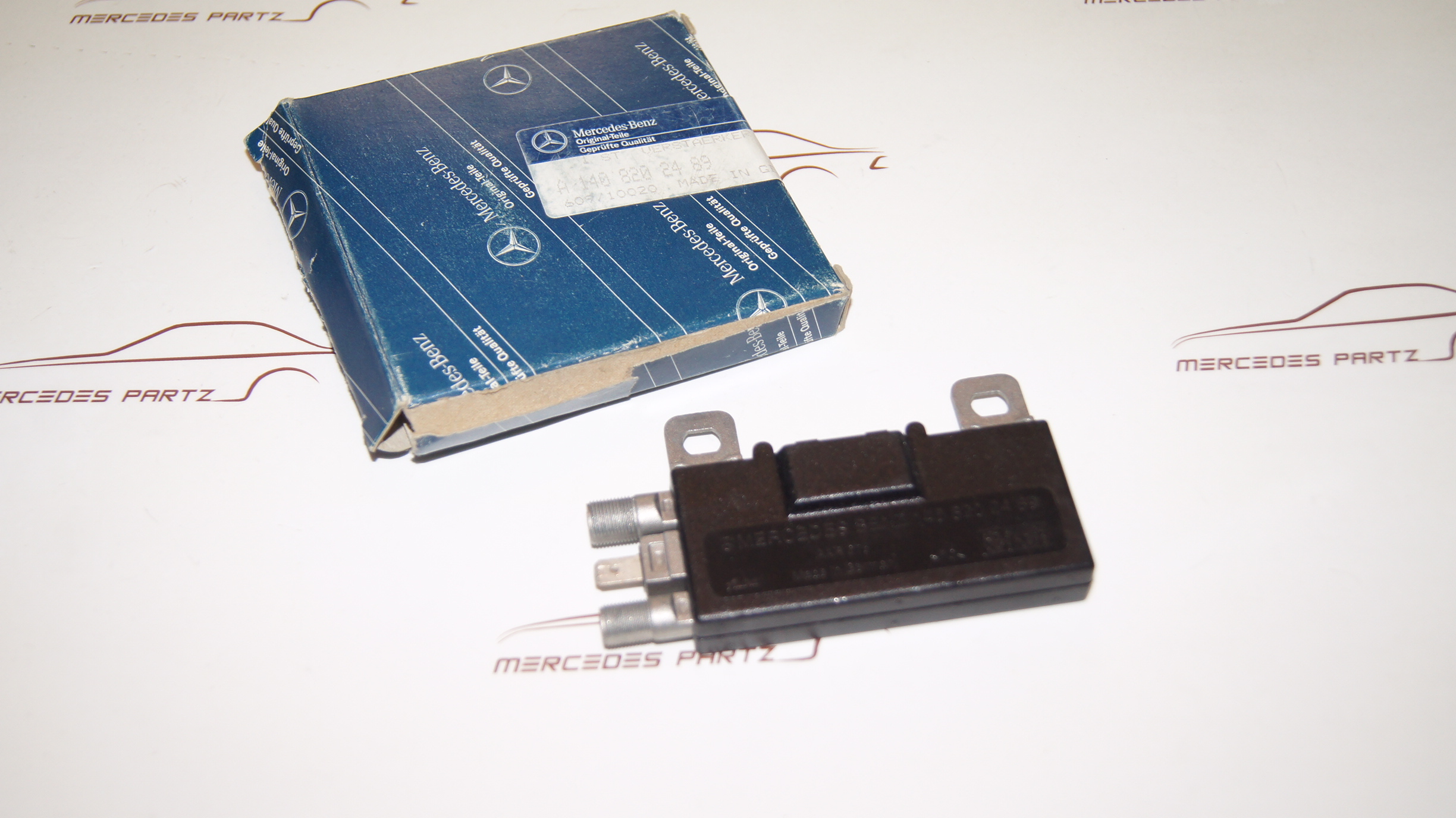 A1408202489 , W140 C-pillar inside left antenna amplifier