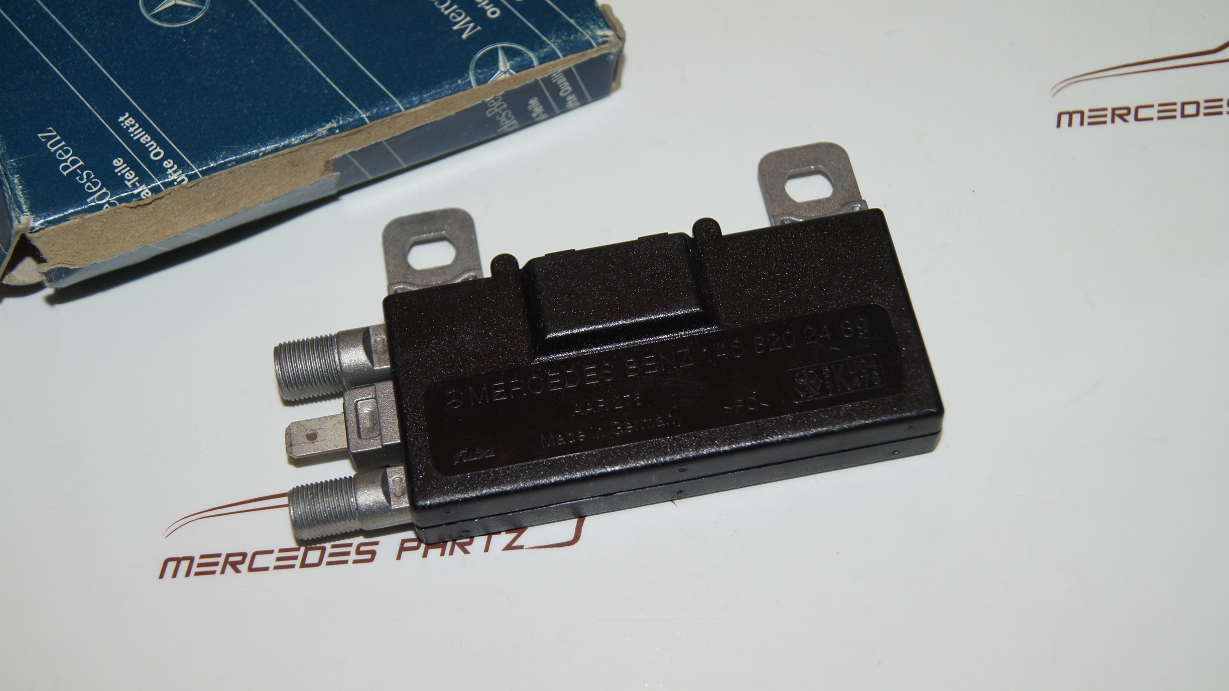 A1408202489 , W140 C-pillar inside left antenna amplifier