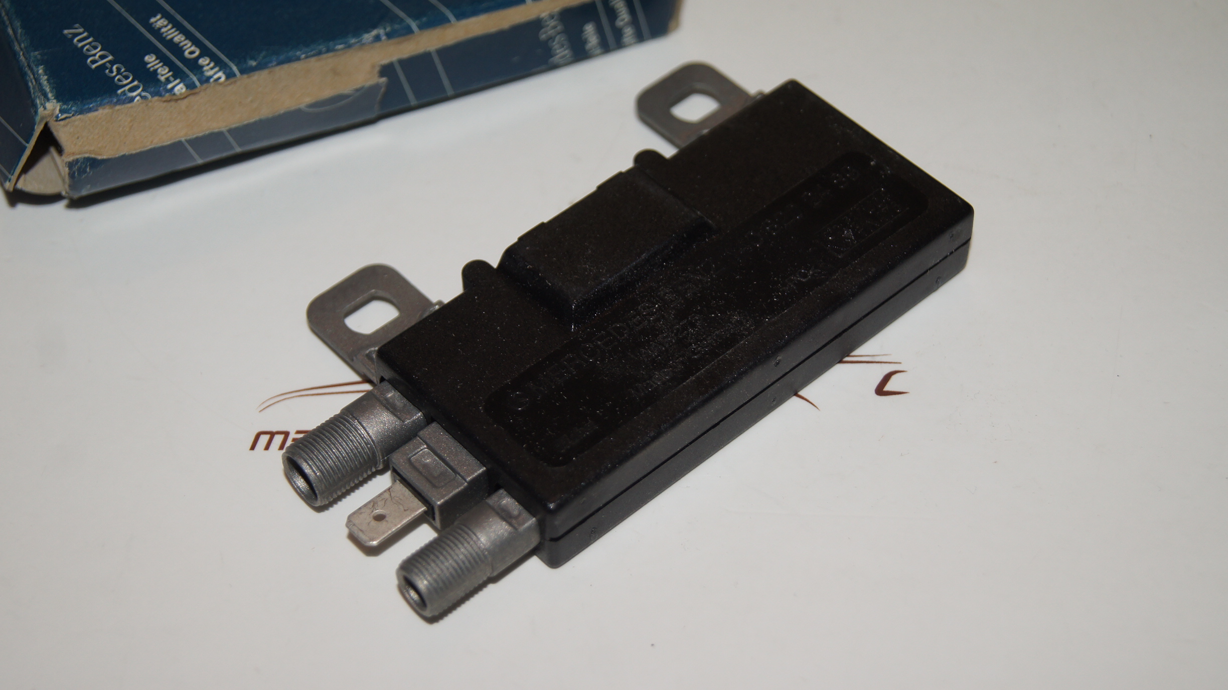A1408202489 , W140 C-pillar inside left antenna amplifier