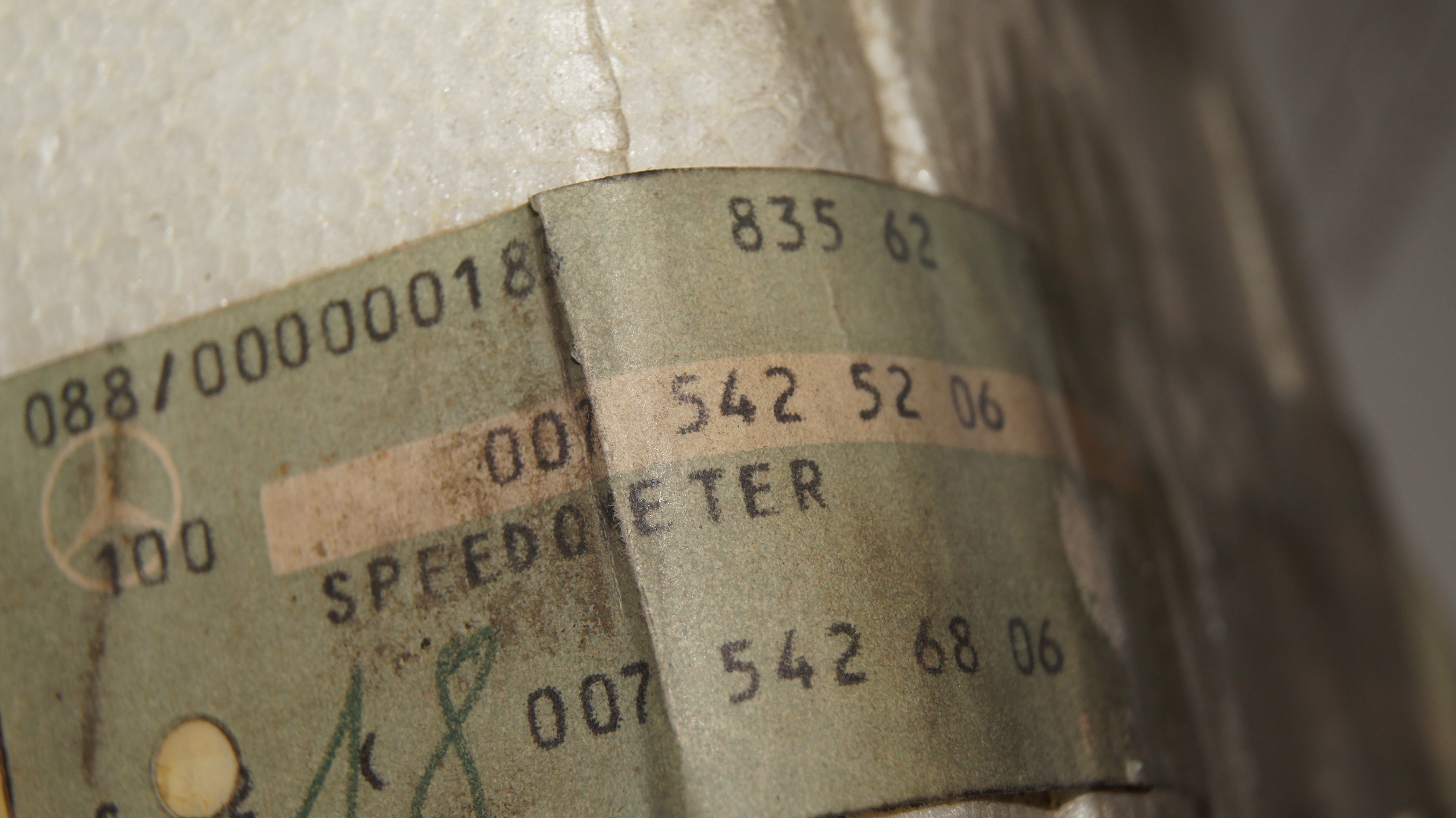 A0075425206 W114 W115 speedometer NEW NOS Genuine Mercedes Part A0075425206 W114 W115 speedometer NEW NOS Genuine Mercedes Part