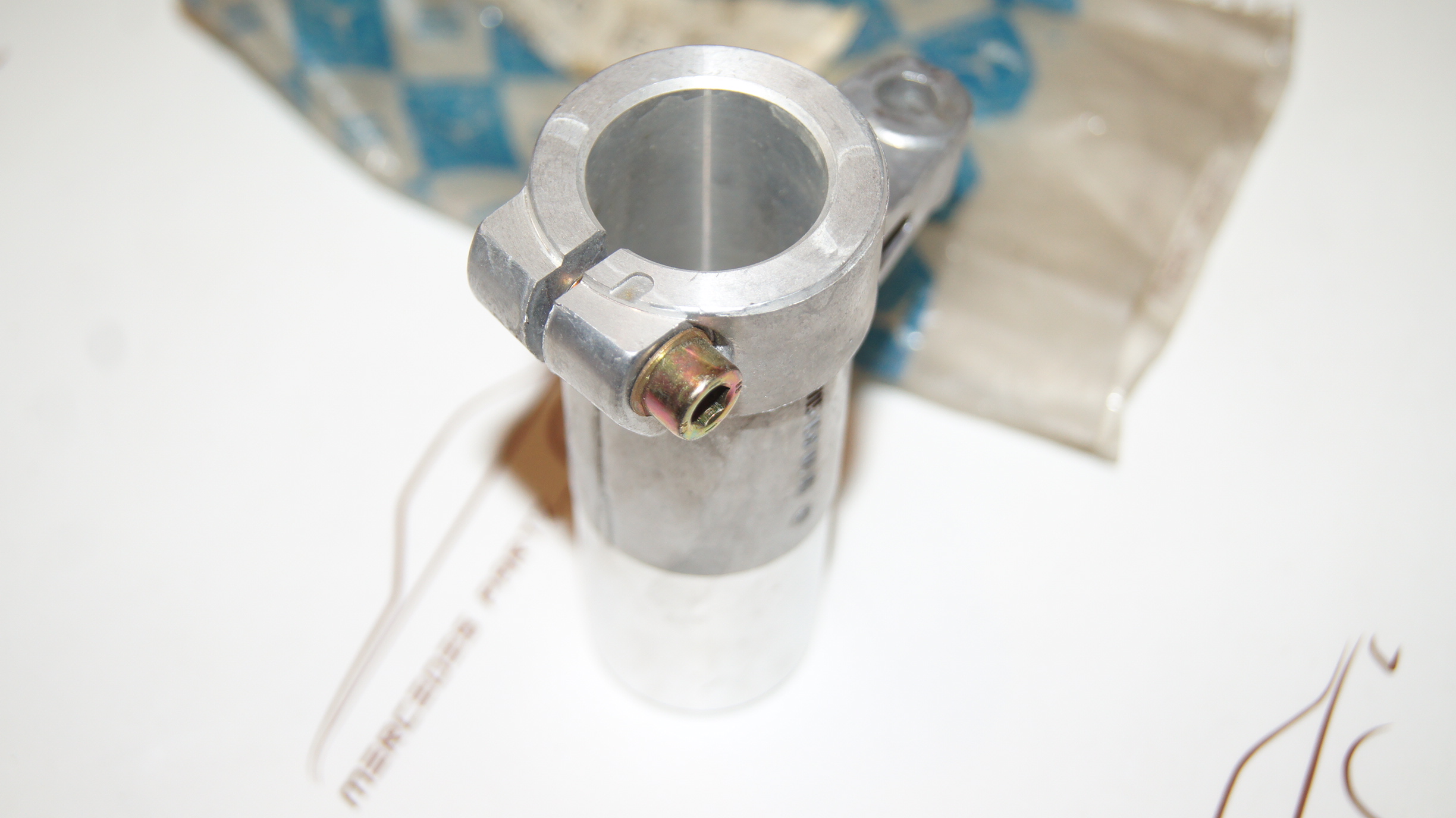 A1151500607 M121 M115 ignition distributor housing bearing Genuine Mercedes Part A1151500607 M121 M115 ignition distributor housing bearing Genuine Mercedes Part