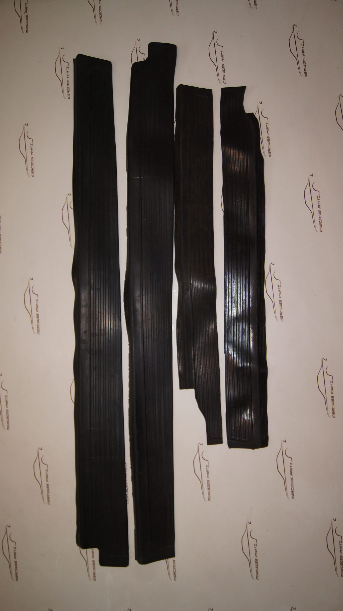 W108 entrance floor cover reproduction Genuine Mercedes Part W108 entrance floor cover reproduction Genuine Mercedes Part