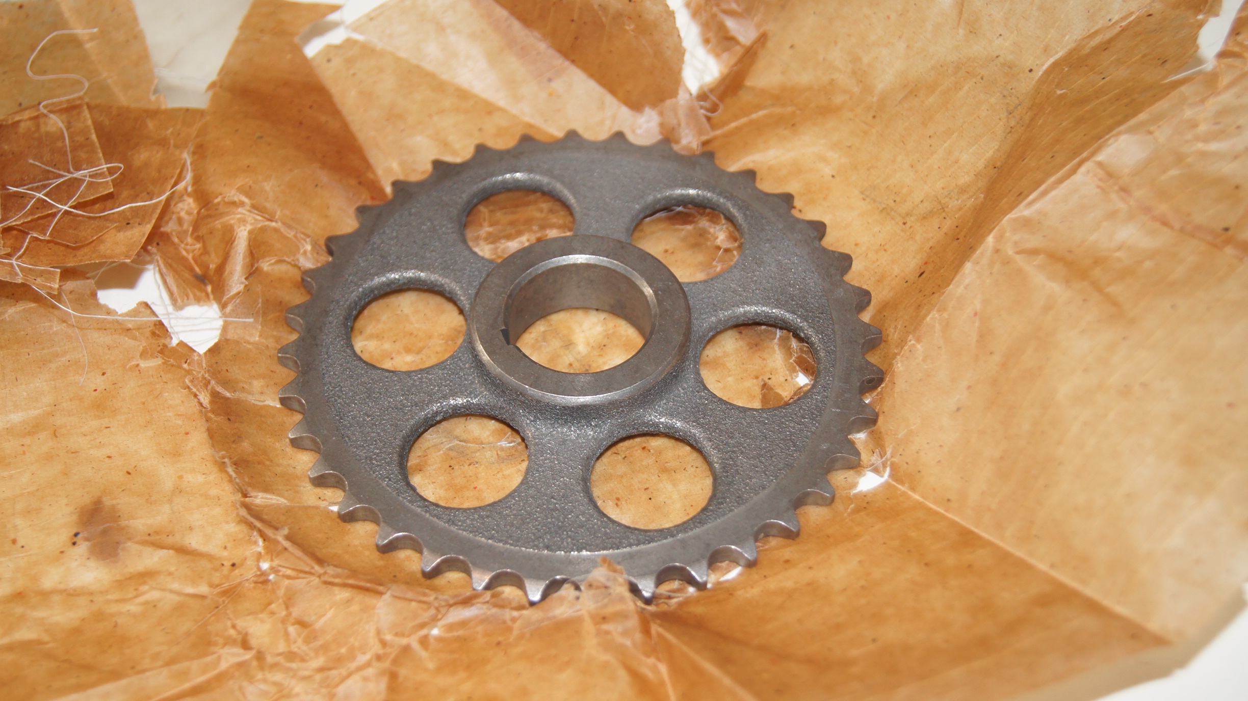 M102 camshaft gear A1020520201 Genuine Mercedes Part M102 camshaft gear A1020520201 Genuine Mercedes Part