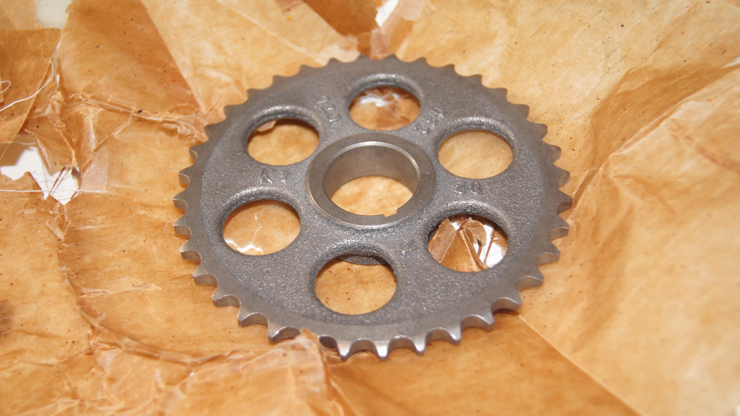 M102 camshaft gear A1020520201 Genuine Mercedes Part M102 camshaft gear A1020520201 Genuine Mercedes Part