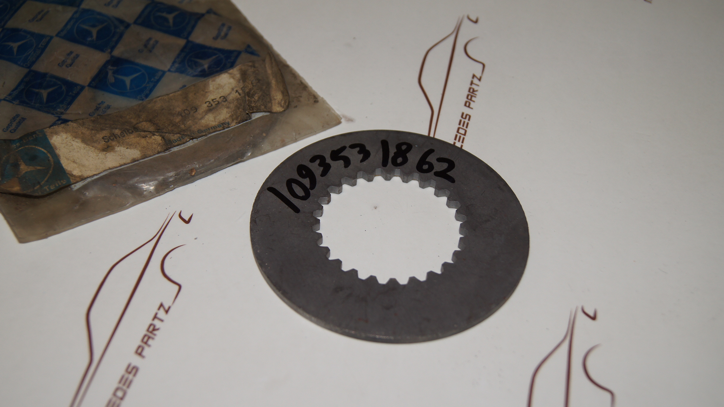 W109 W116 W126 R129 rear axle thrust washer 3.6mm Genuine Mercedes Part W109 W116 W126 R129 rear axle thrust washer 3.6mm Genuine Mercedes Part