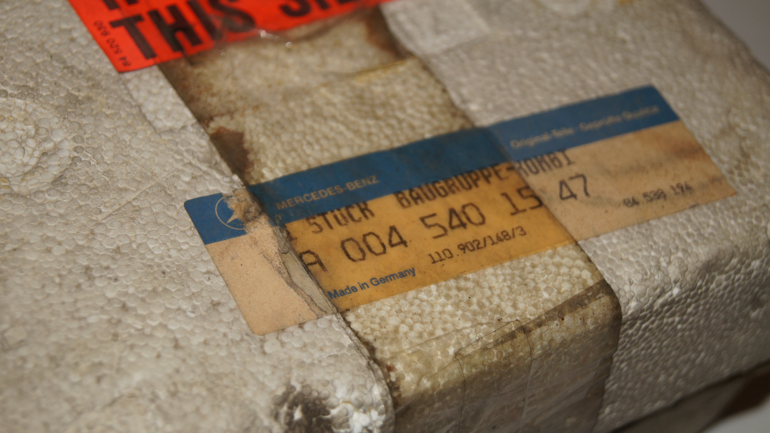 W126 C126 instrument cluster Genuine Mercedes Part W126 C126 instrument cluster Genuine Mercedes Part