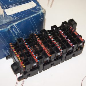 W140 C140 fuse box twenty fold Genuine Mercedes Part W140 C140 fuse box twenty fold Genuine Mercedes Part