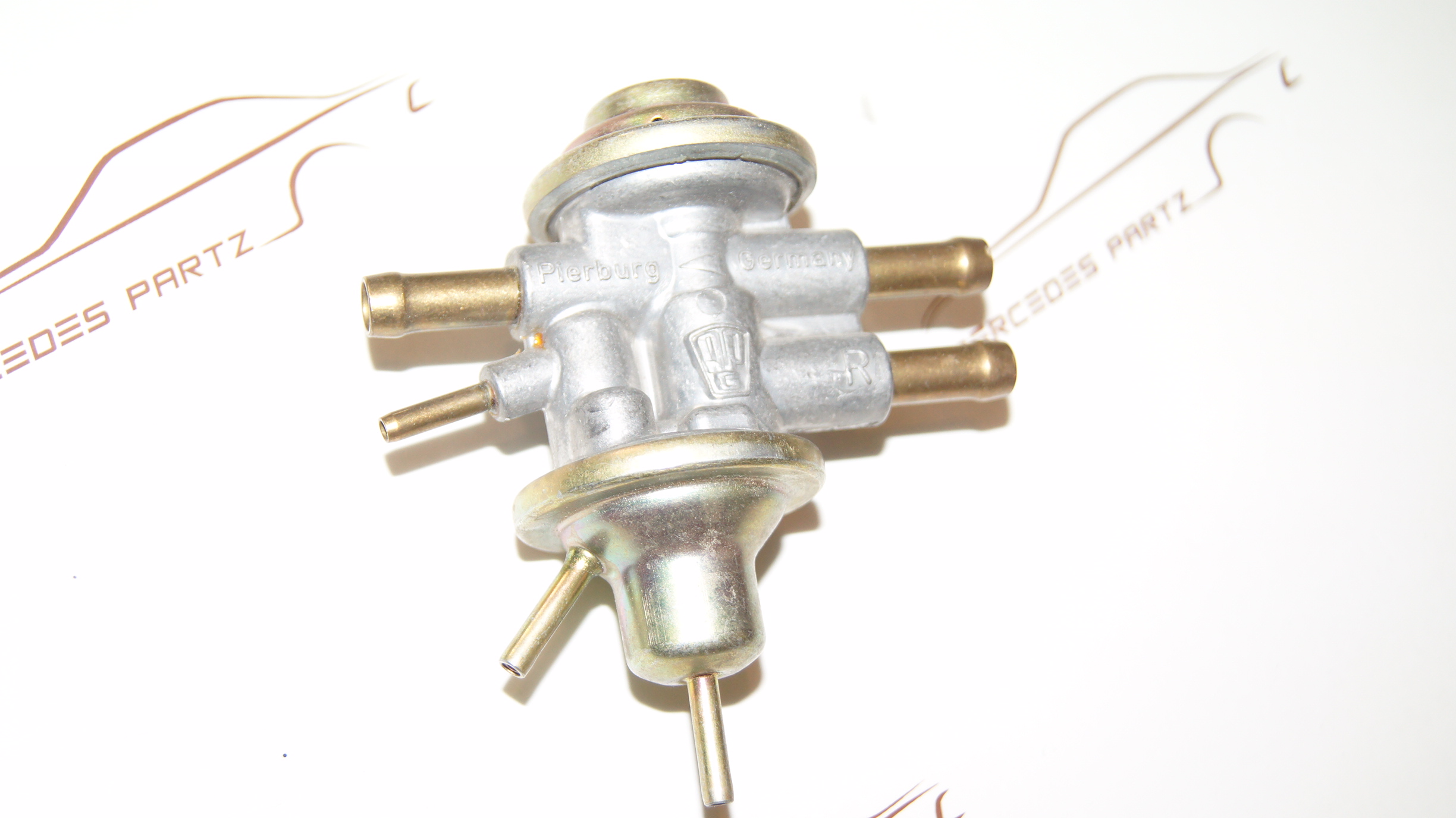 M123 250 carburetor return valve A0000723017 Genuine Mercedes Part M123 250 carburetor return valve A0000723017 Genuine Mercedes Part