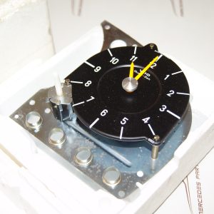 W123 instrument cluster clock Genuine Mercedes Part W123 instrument cluster clock Genuine Mercedes Part