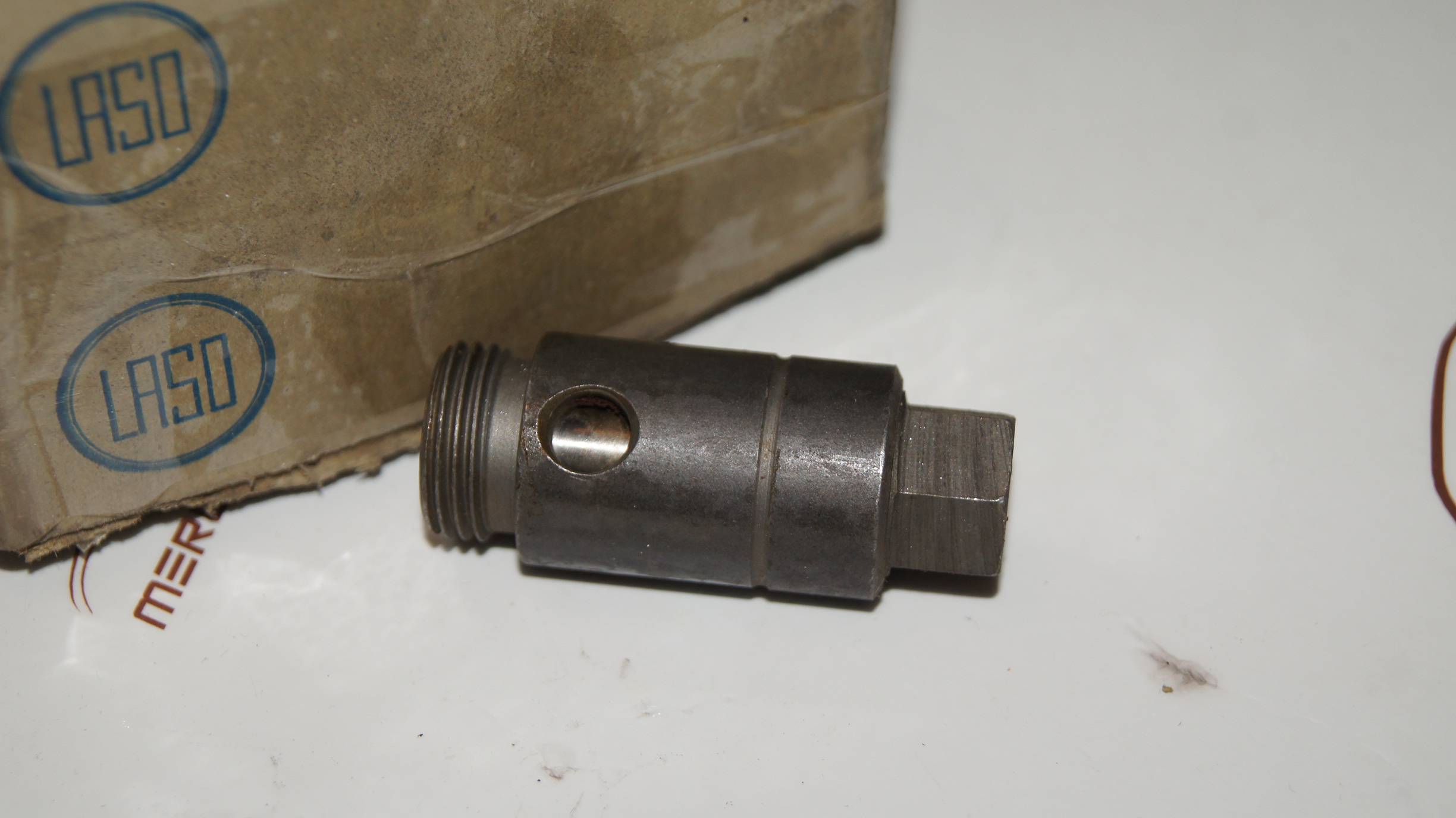 LASO 2018 1502 A1141800115 oil pump pressure relief valve M114 M130 M180 LASO LASO 2018 1502 A1141800115 oil pump pressure relief valve M114 M130 M180 LASO