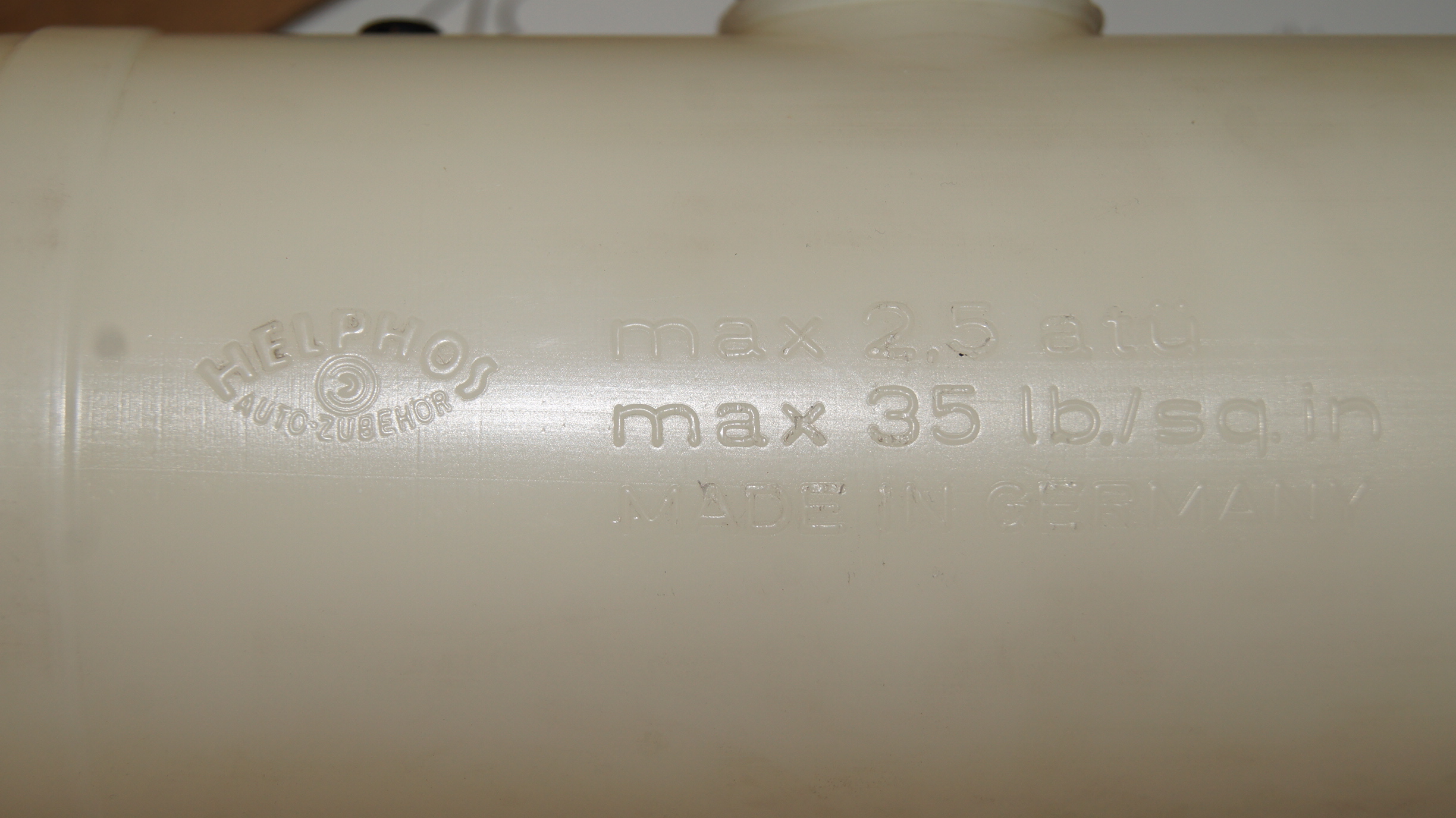 W100 600 windshield pane washer reservoir Genuine Mercedes Part W100 600 windshield pane washer reservoir Genuine Mercedes Part