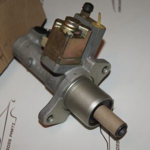 A0054308001 C140 W140 brake master cylinder (V8 and V12) Genuine Mercedes Part A0054308001 C140 W140 brake master cylinder (V8 and V12) Genuine Mercedes Part
