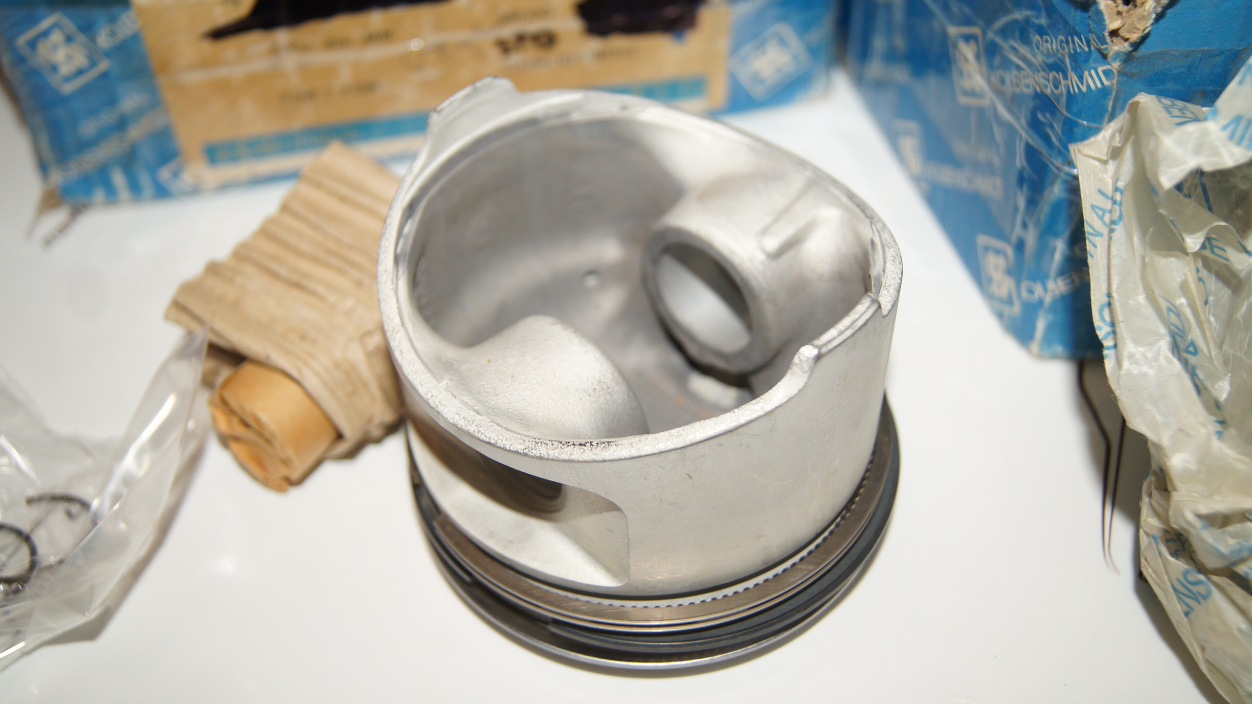 M116 380 3.8 116.962 963 88.00mm STD piston set 87.98mm A1160302318 Kolbenschmidt M116 380 3.8 116.962 963 88.00mm STD piston set 87.98mm A1160302318 Kolbenschmidt