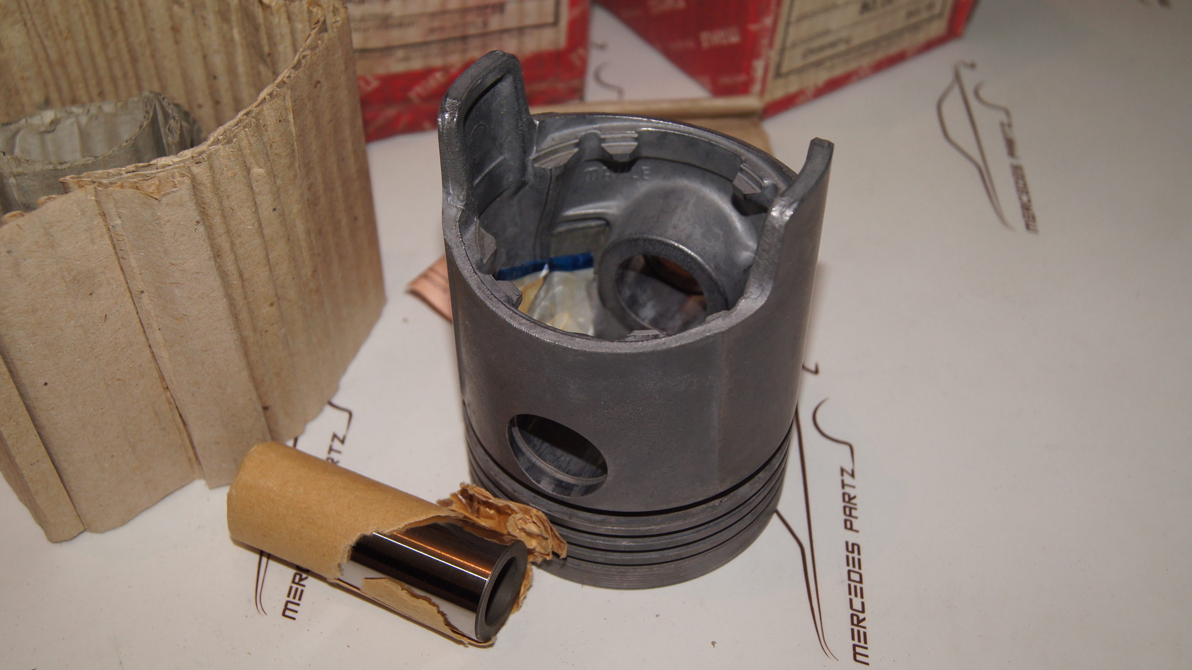 NOS M127 / M180 220 STD piston set pin size 24mm M127 NOS M127 / M180 220 STD piston set pin size 24mm M127