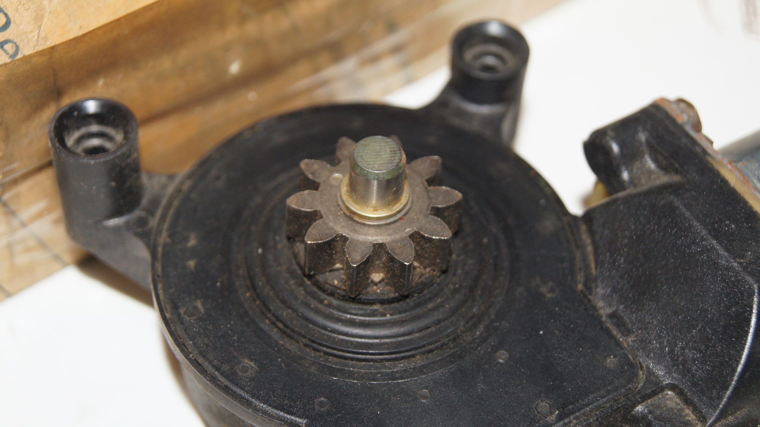 W202 front left window electric motor mercedespartz