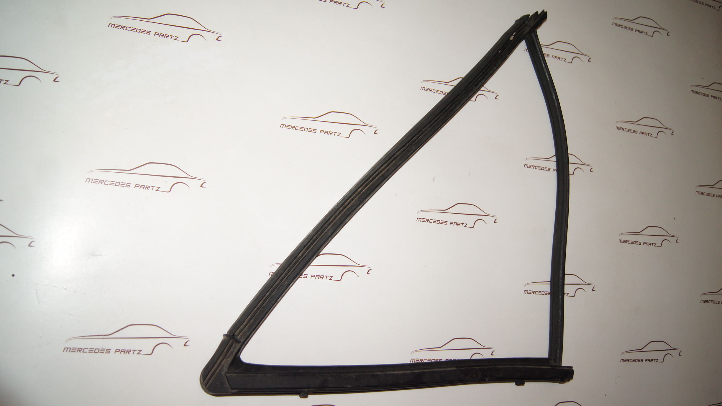 W124 rear left fixed window seal mercedespartz