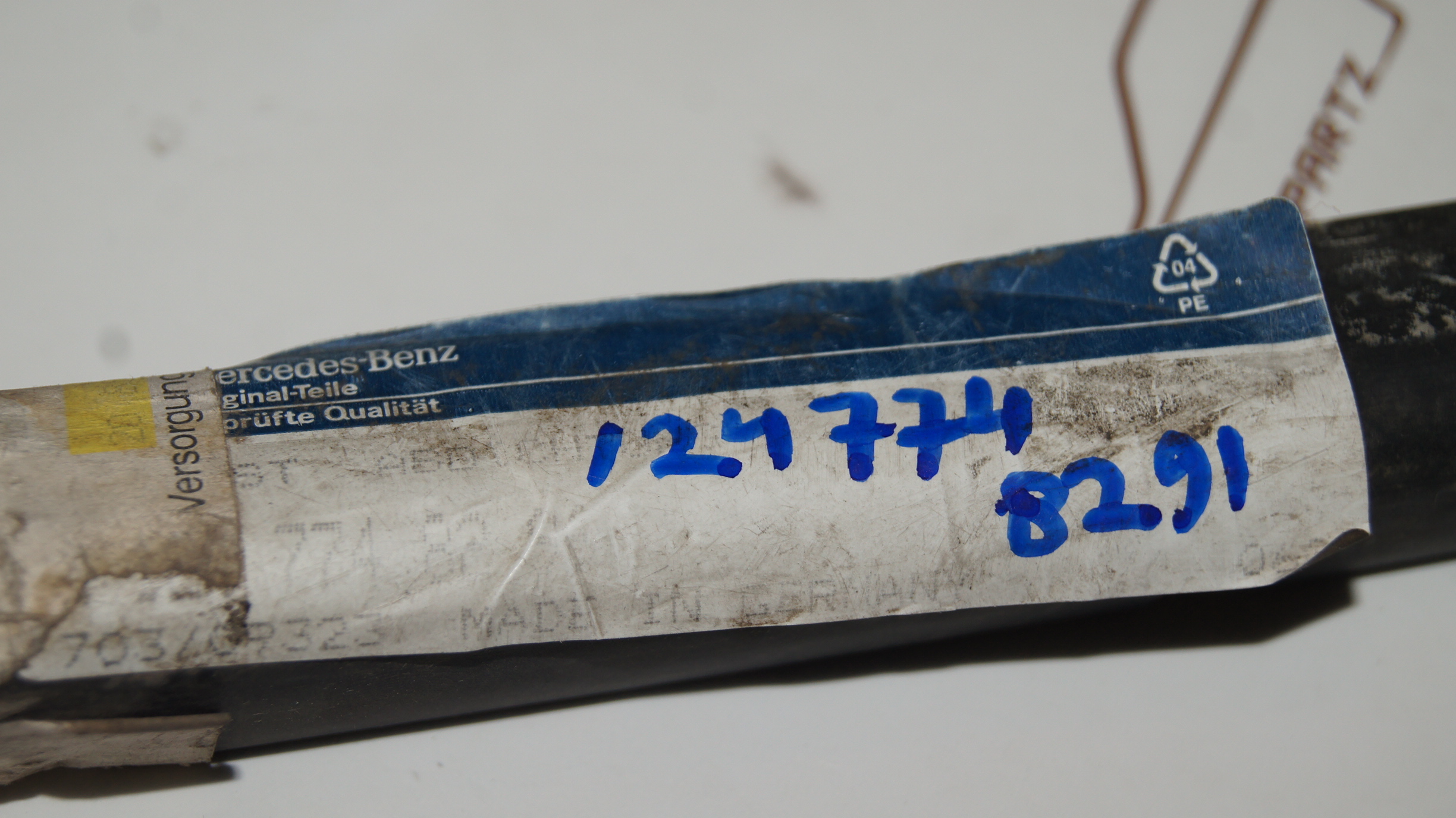 A124 convertible top central right seal Genuine Mercedes Part A124 convertible top central right seal Genuine Mercedes Part