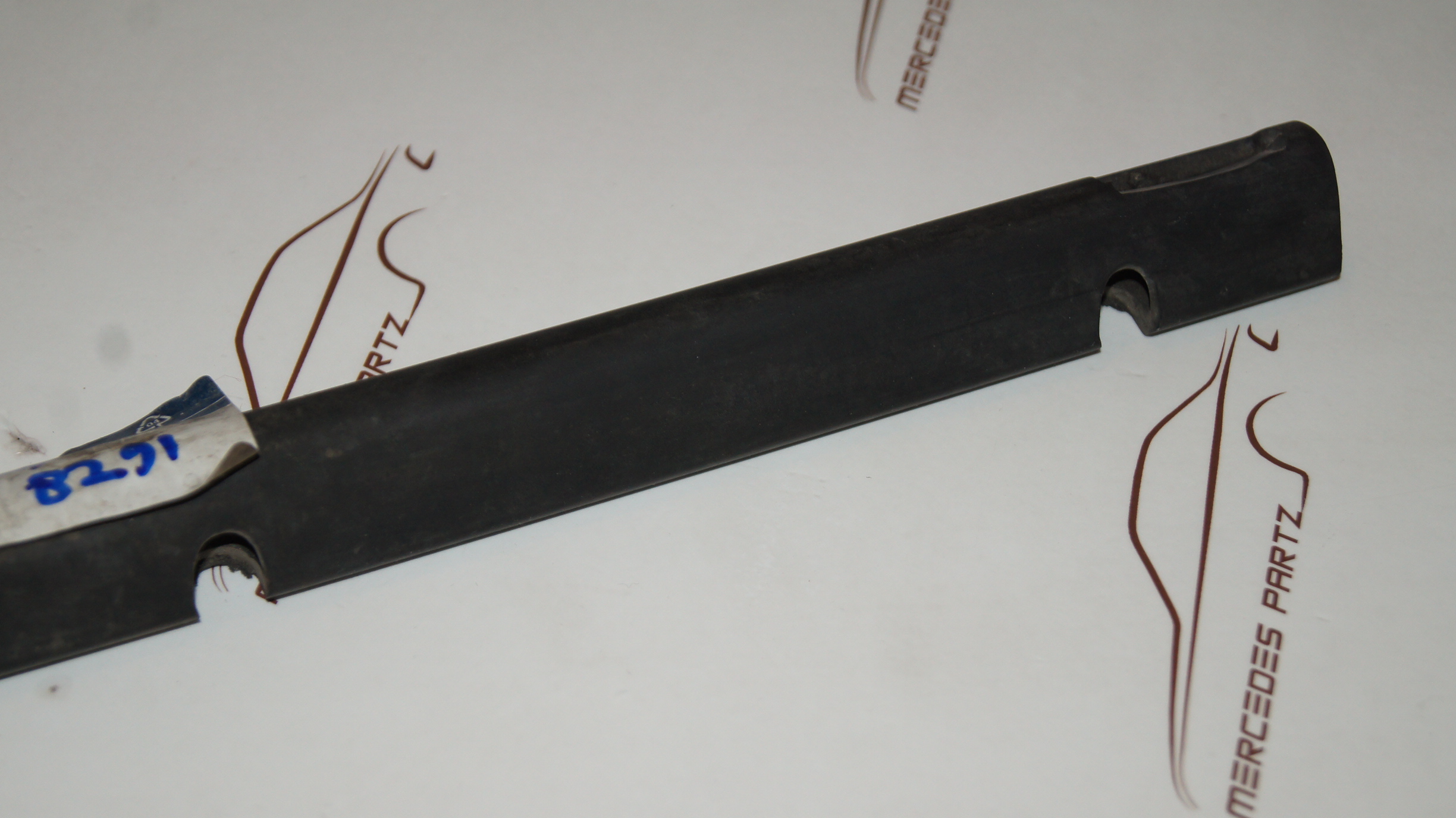 A124 convertible top central right seal Genuine Mercedes Part A124 convertible top central right seal Genuine Mercedes Part